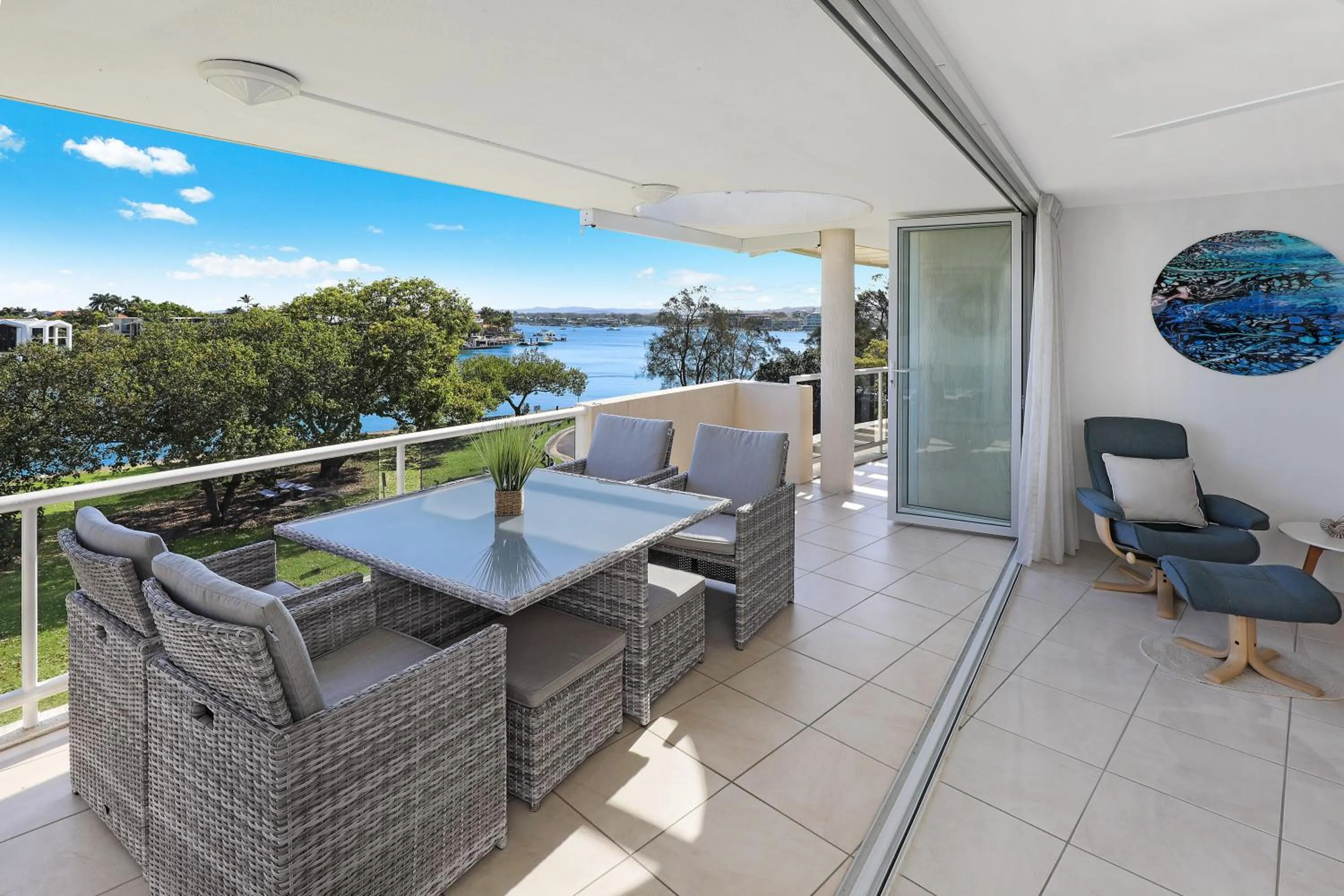 Patio in Spinnaker Quays