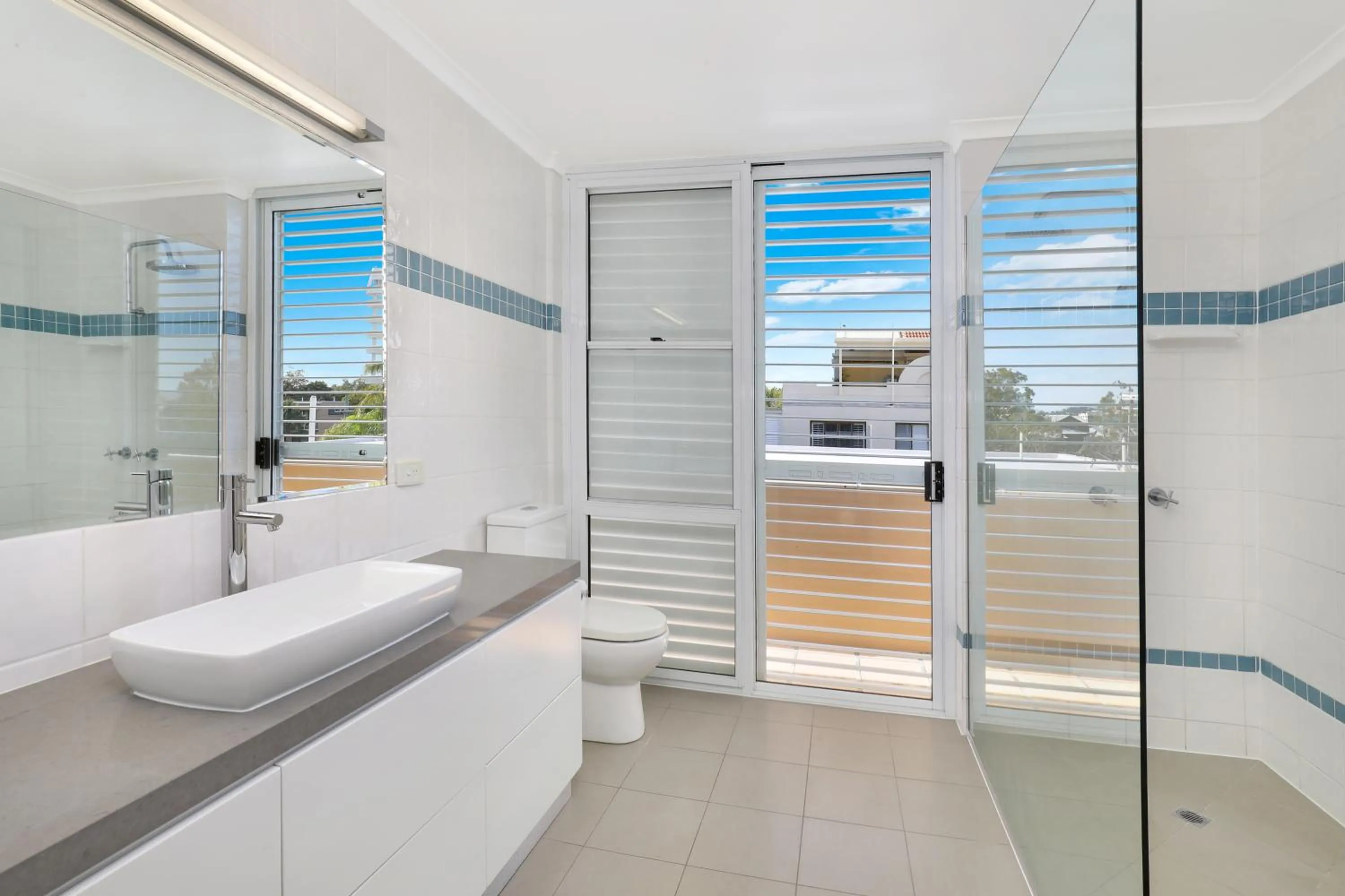 Bathroom in Spinnaker Quays