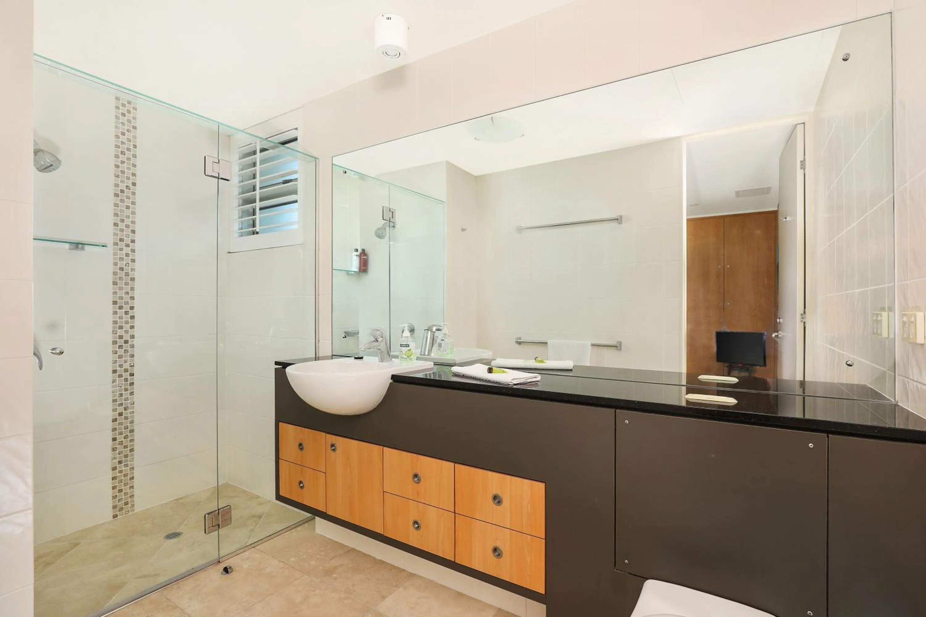 Bathroom in Spinnaker Quays