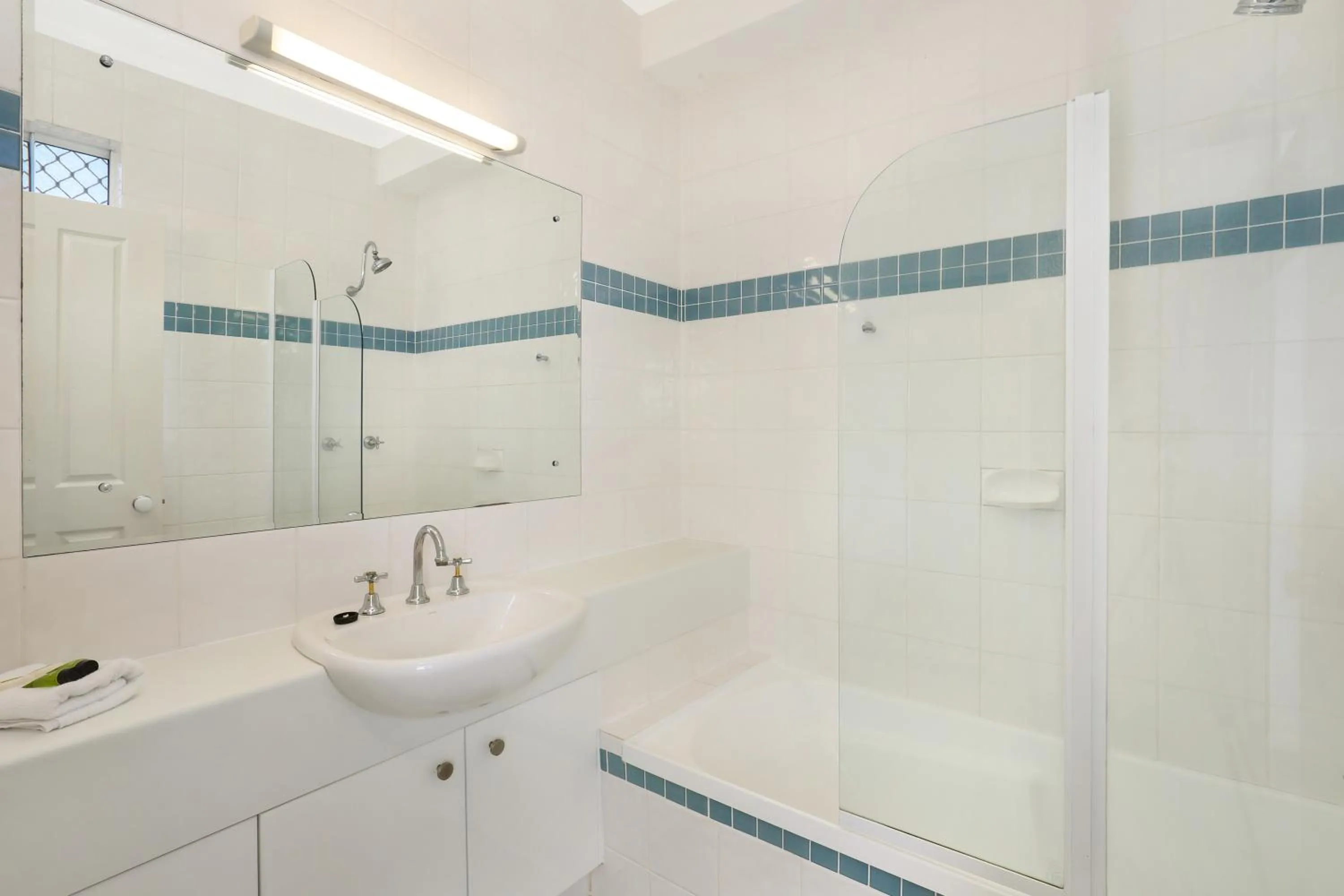 Bathroom in Spinnaker Quays