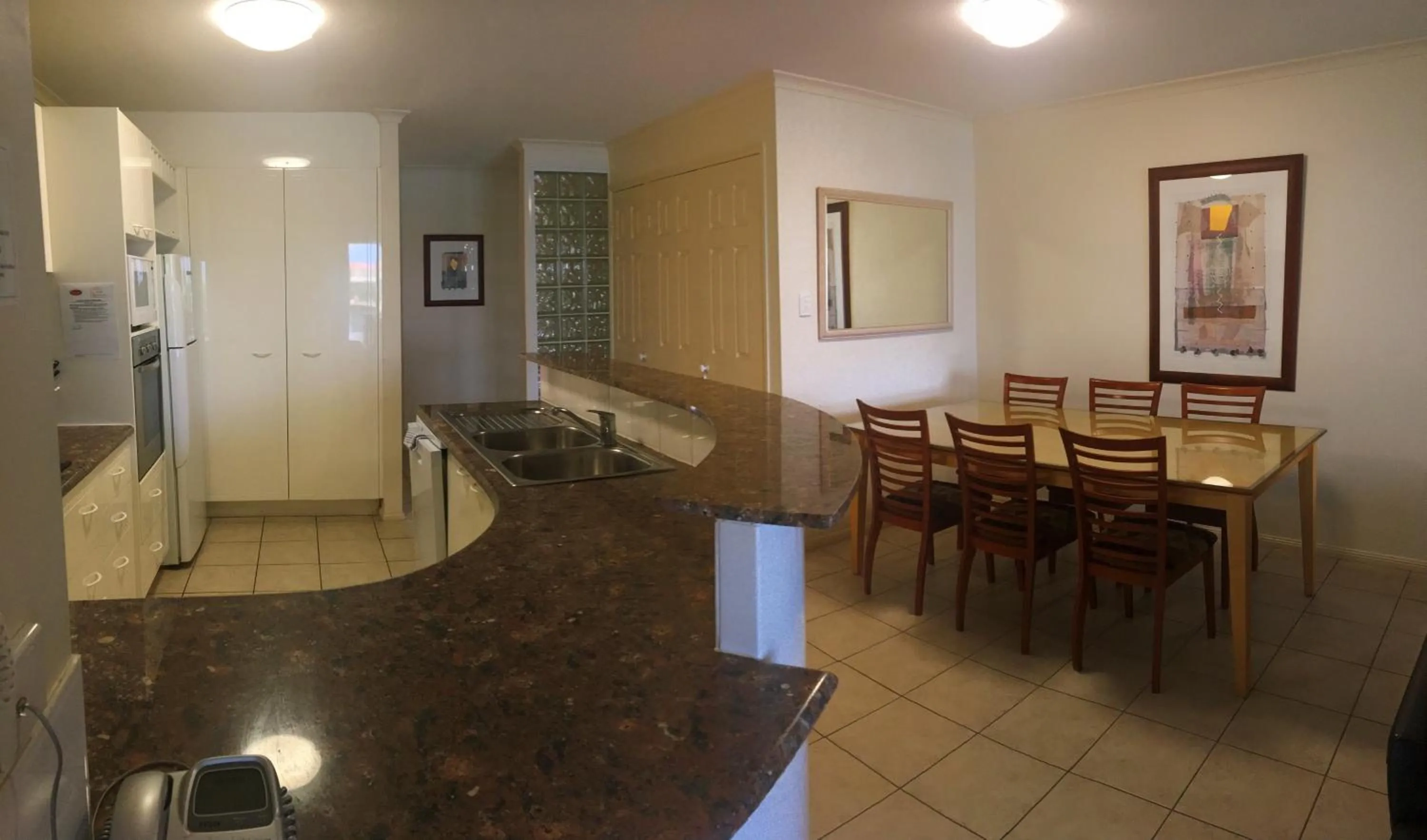 Coffee/tea facilities in Spinnaker Quays