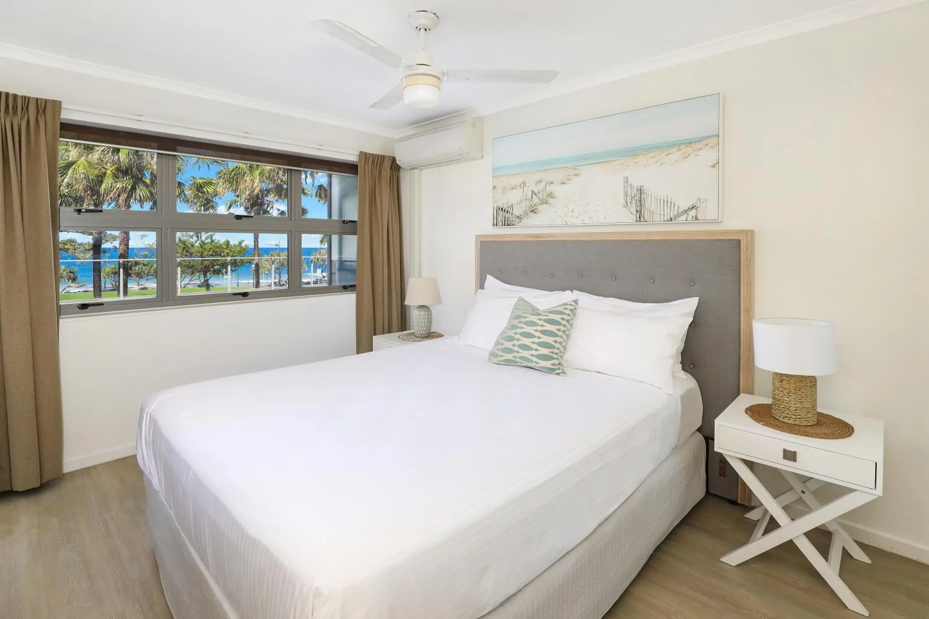 Apartment with Sea View in Spinnaker Quays Apartment with Sea View in Spinnaker Quays