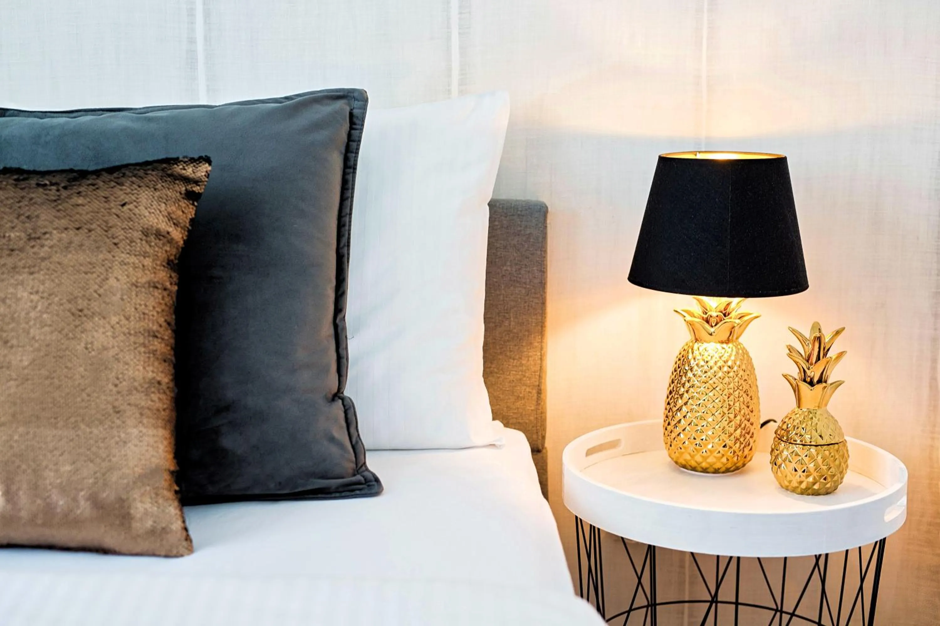 Bed in Industrial Lisbon Apartment