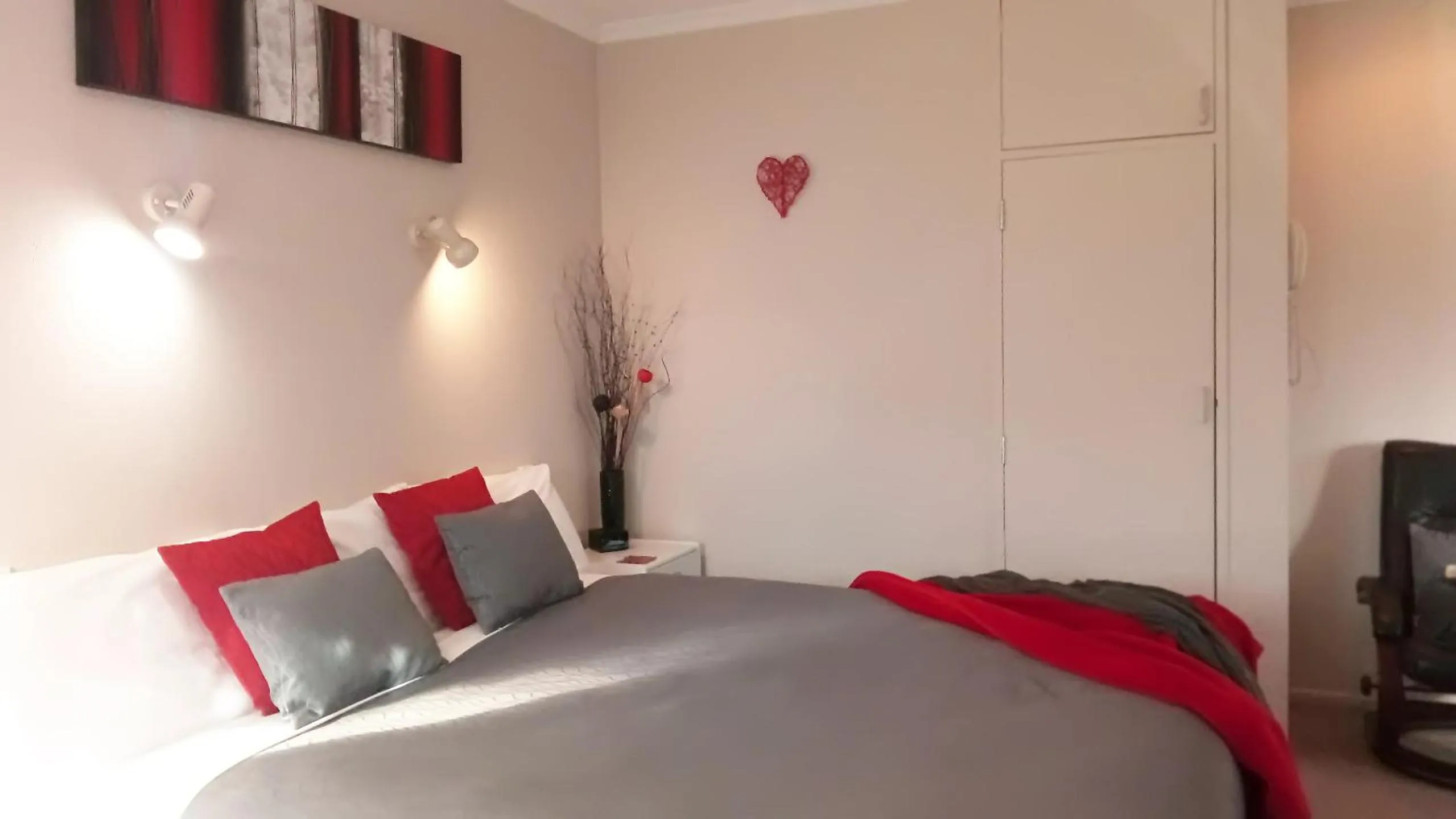 Bed in Almond Court Motel