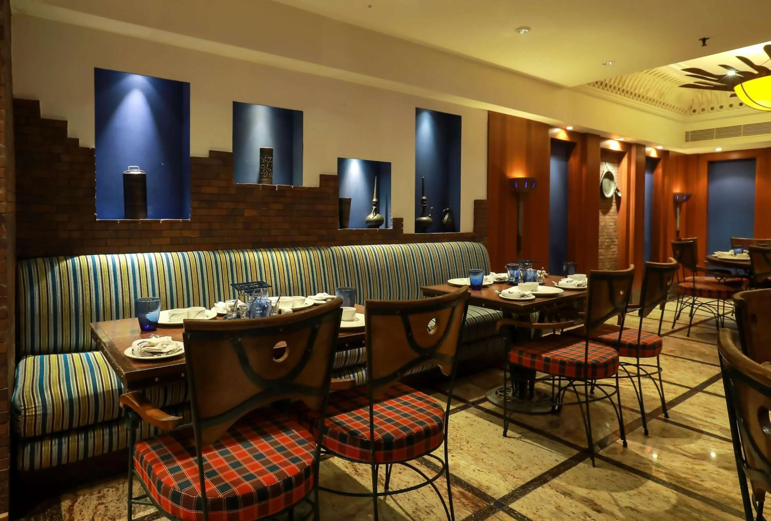 Restaurant/places to eat in Radisson Blu Hotel Chennai City Centre