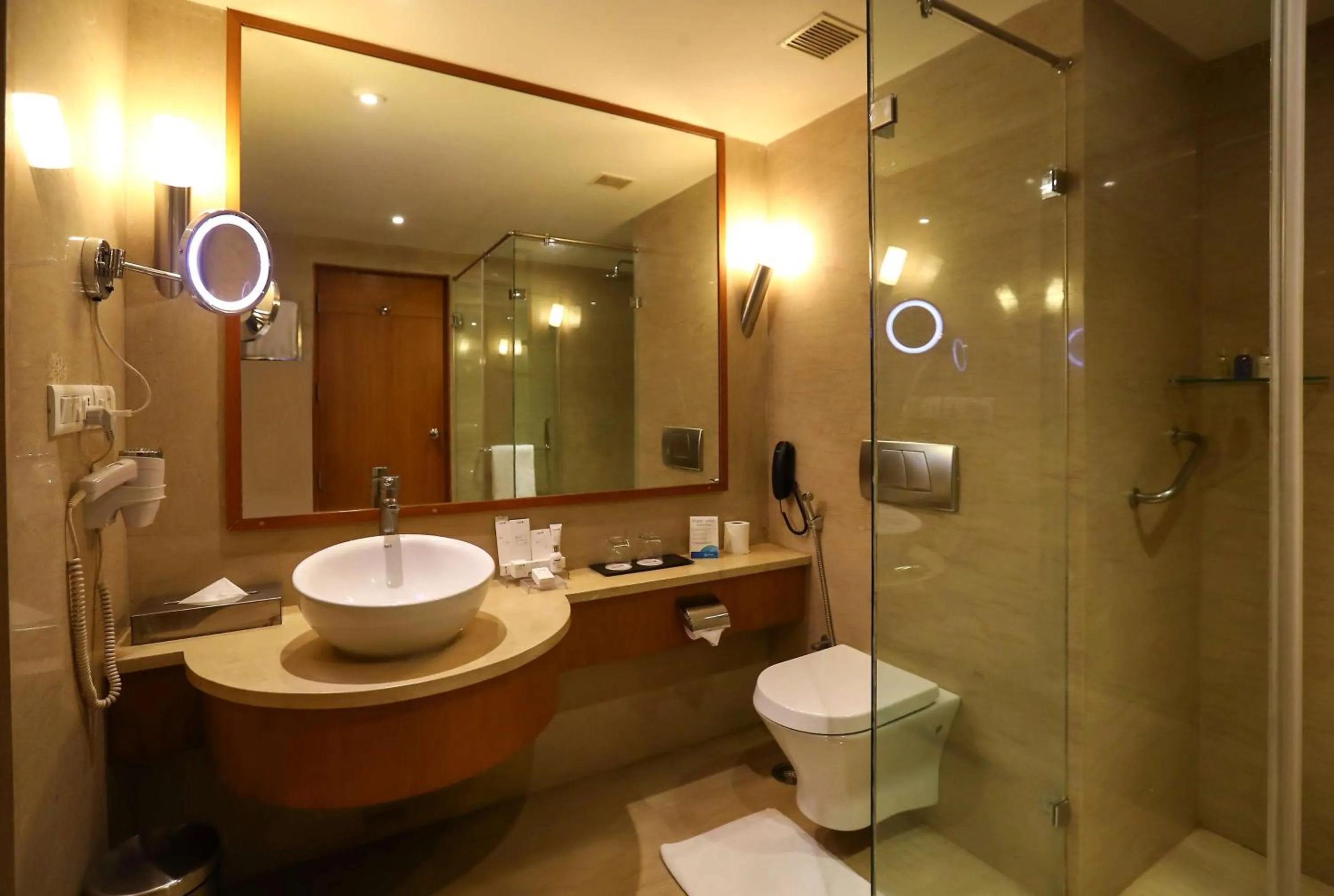 Bathroom in Radisson Blu Hotel Chennai City Centre