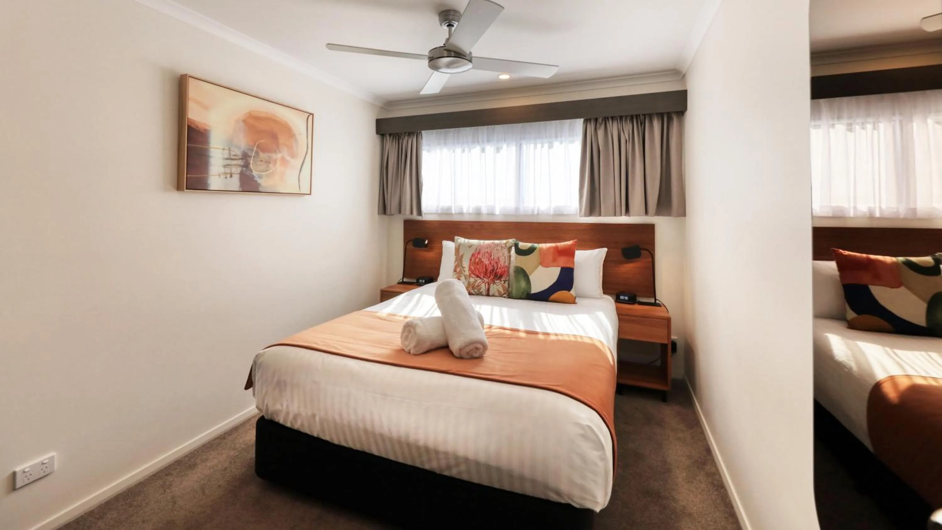 Bedroom, Bed in Alivio Tourist Park Canberra