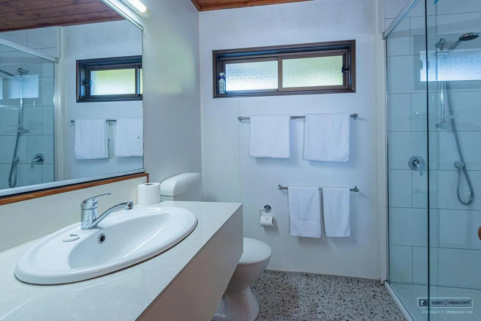 Bathroom in Austria Motel