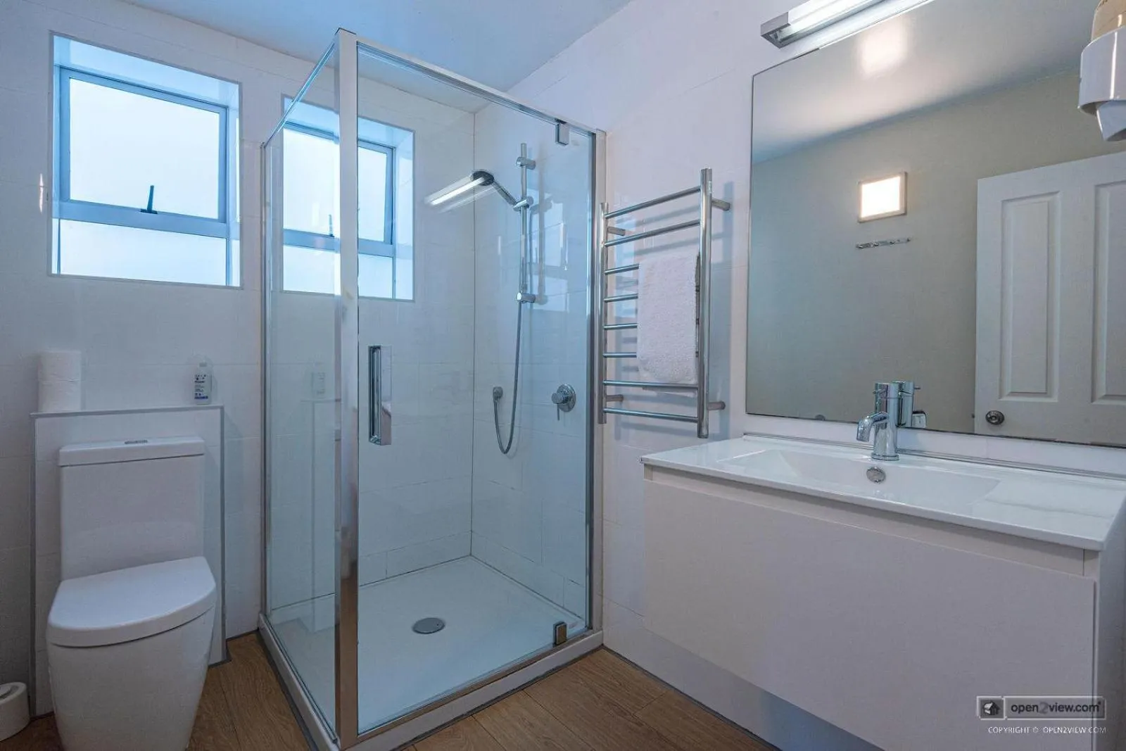 Bathroom in Austria Motel