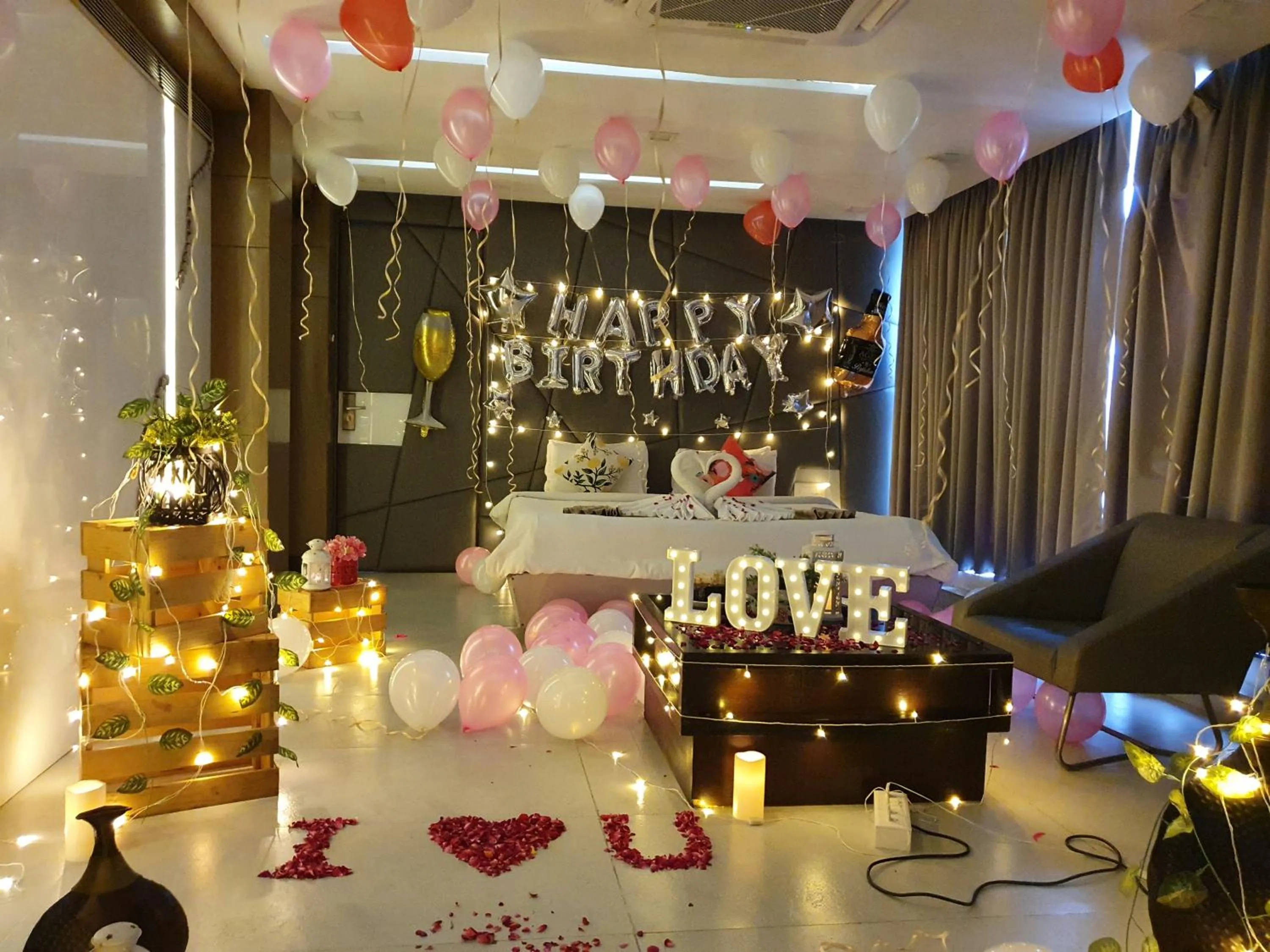 Decorative detail in Dragonfly Hotel - The Art Hotel