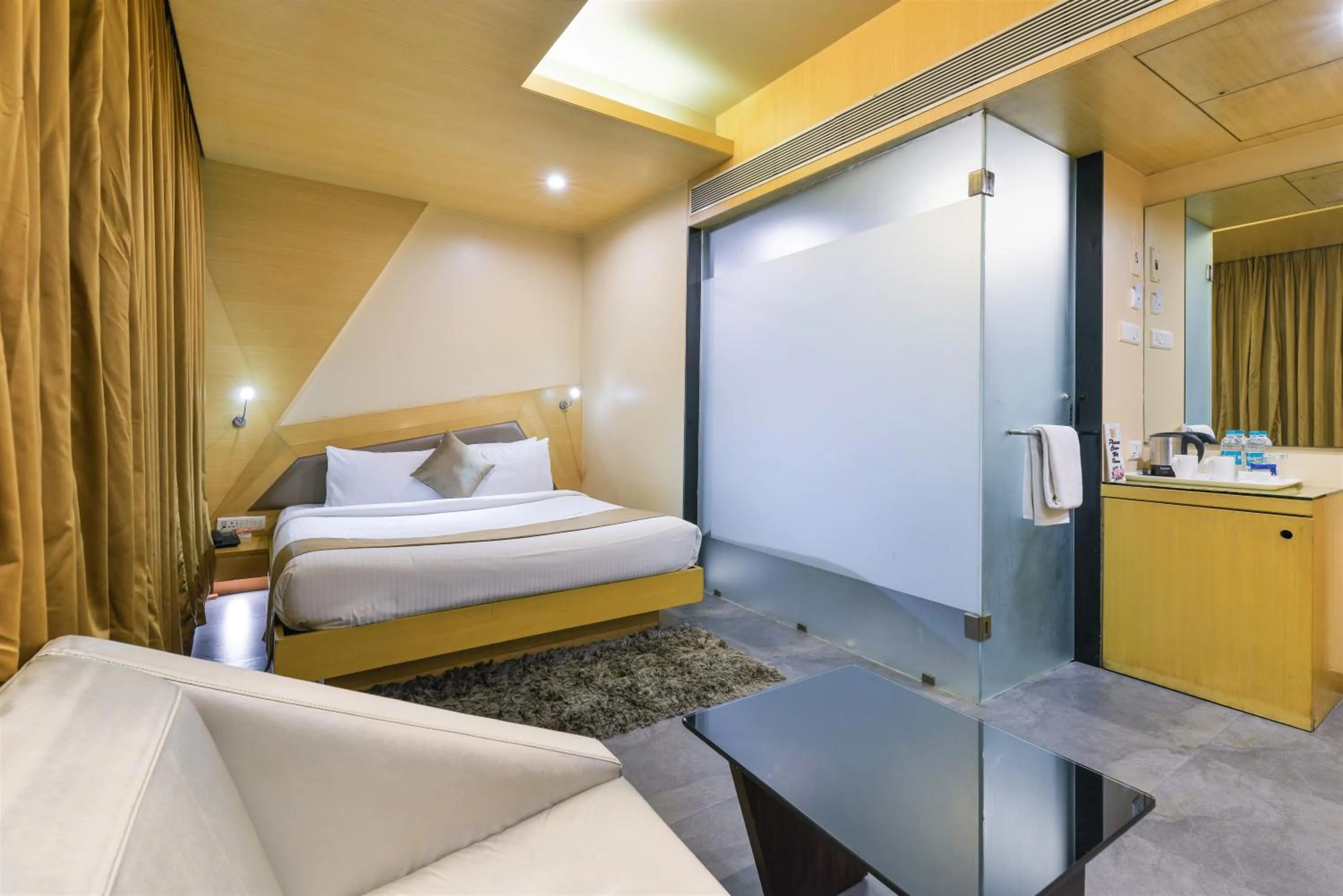 Photo of the whole room, Bed in Dragonfly Hotel - The Art Hotel