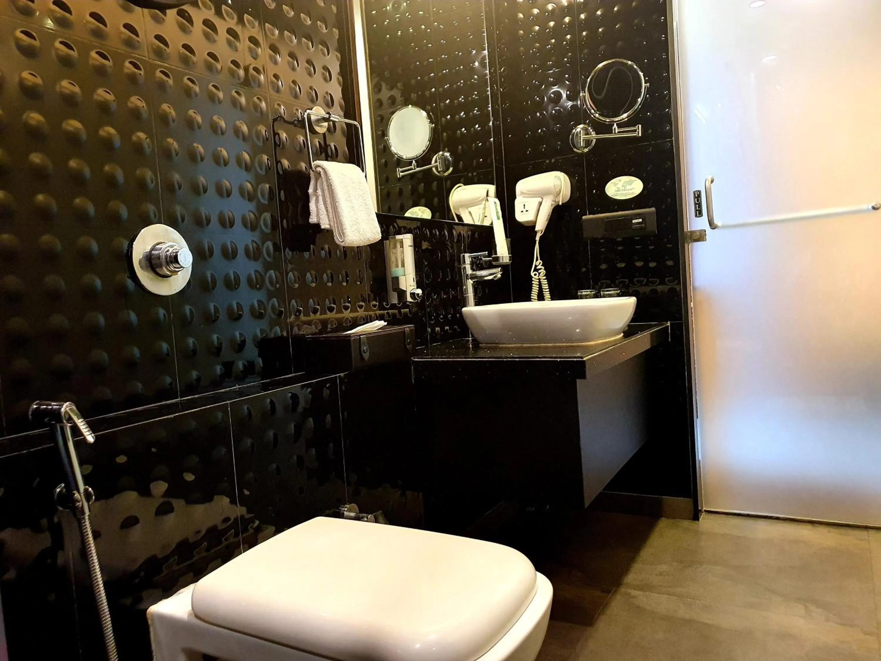 Bathroom in Dragonfly Hotel - The Art Hotel