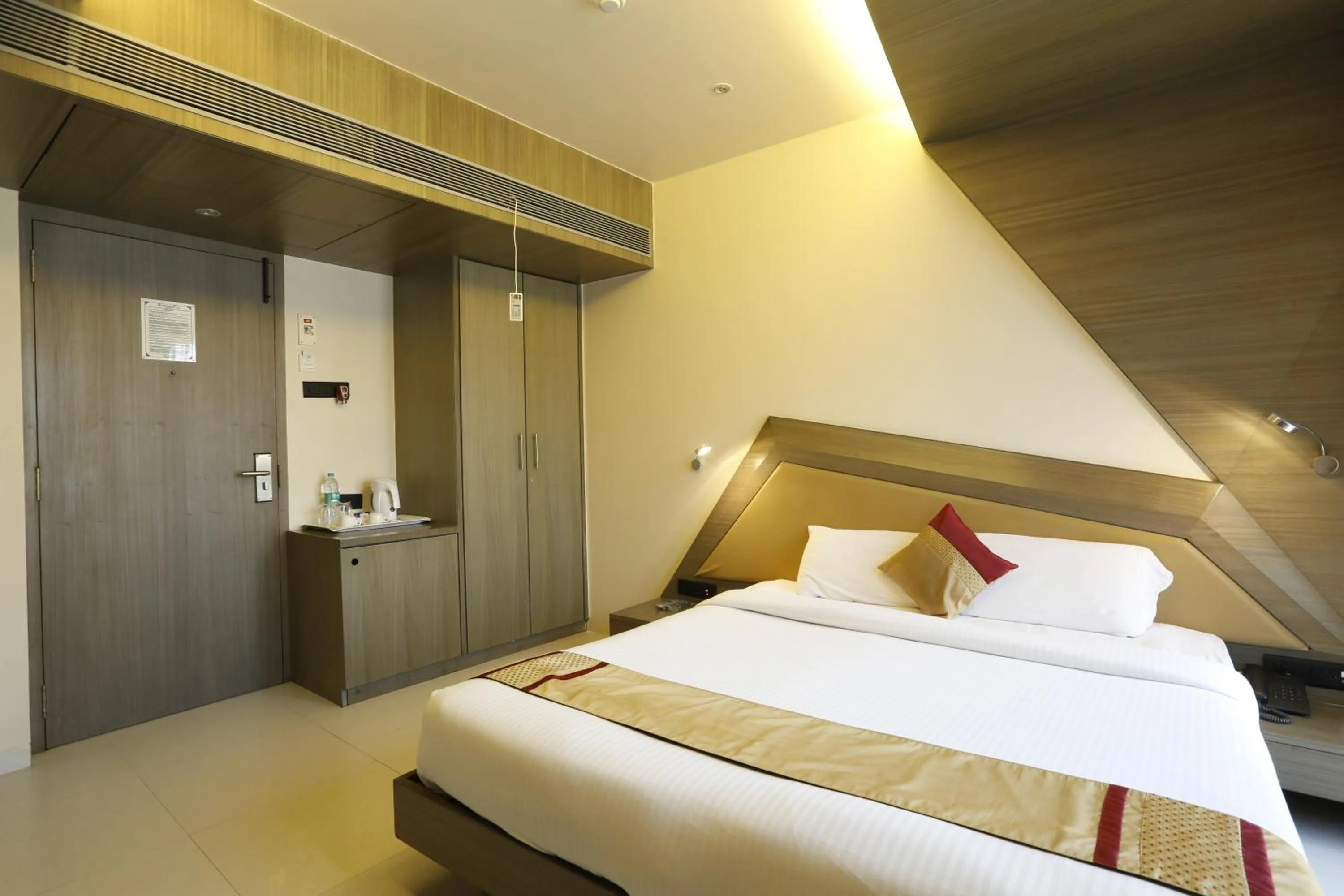 Bed in Dragonfly Hotel - The Art Hotel