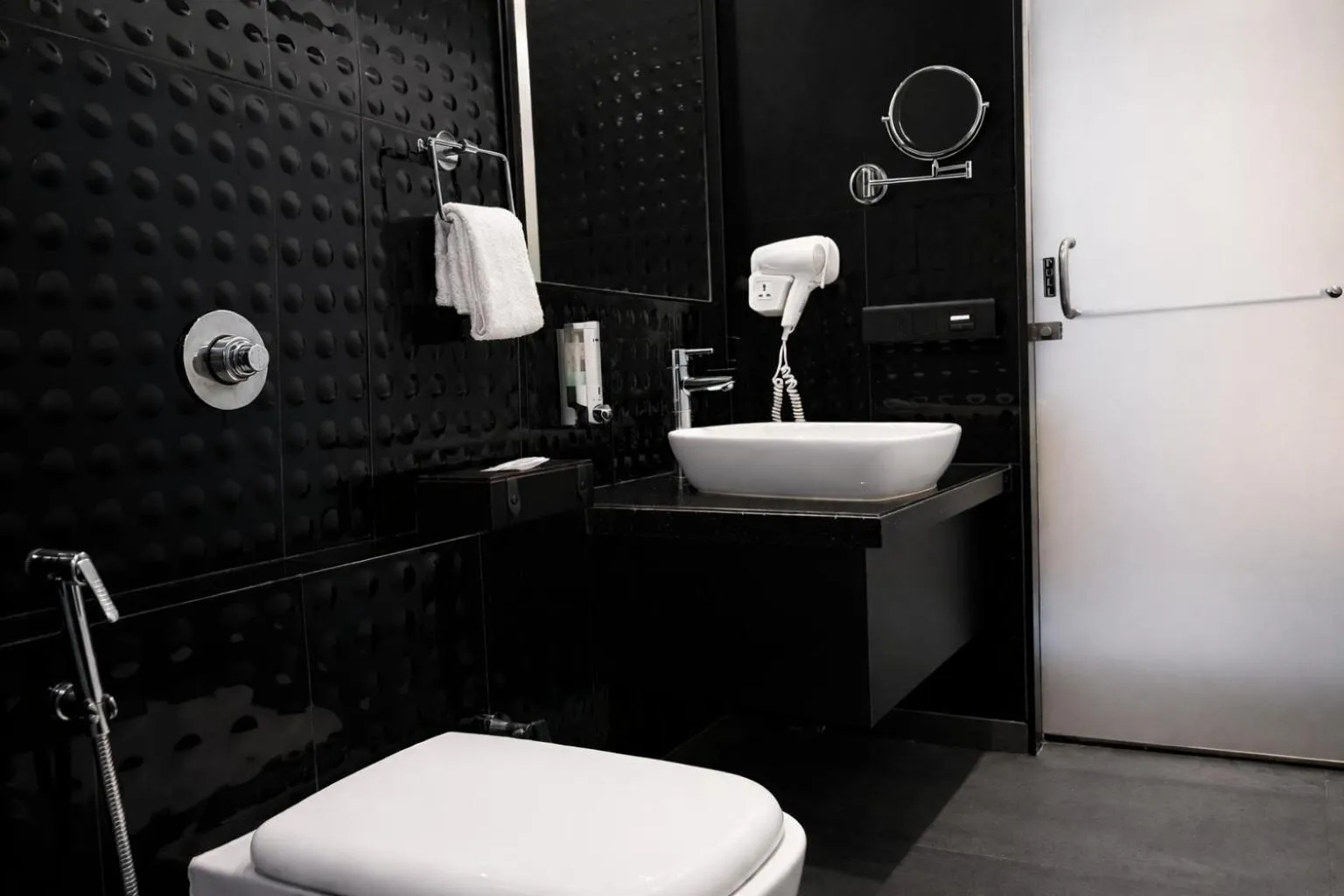 Bathroom in Dragonfly Hotel - The Art Hotel