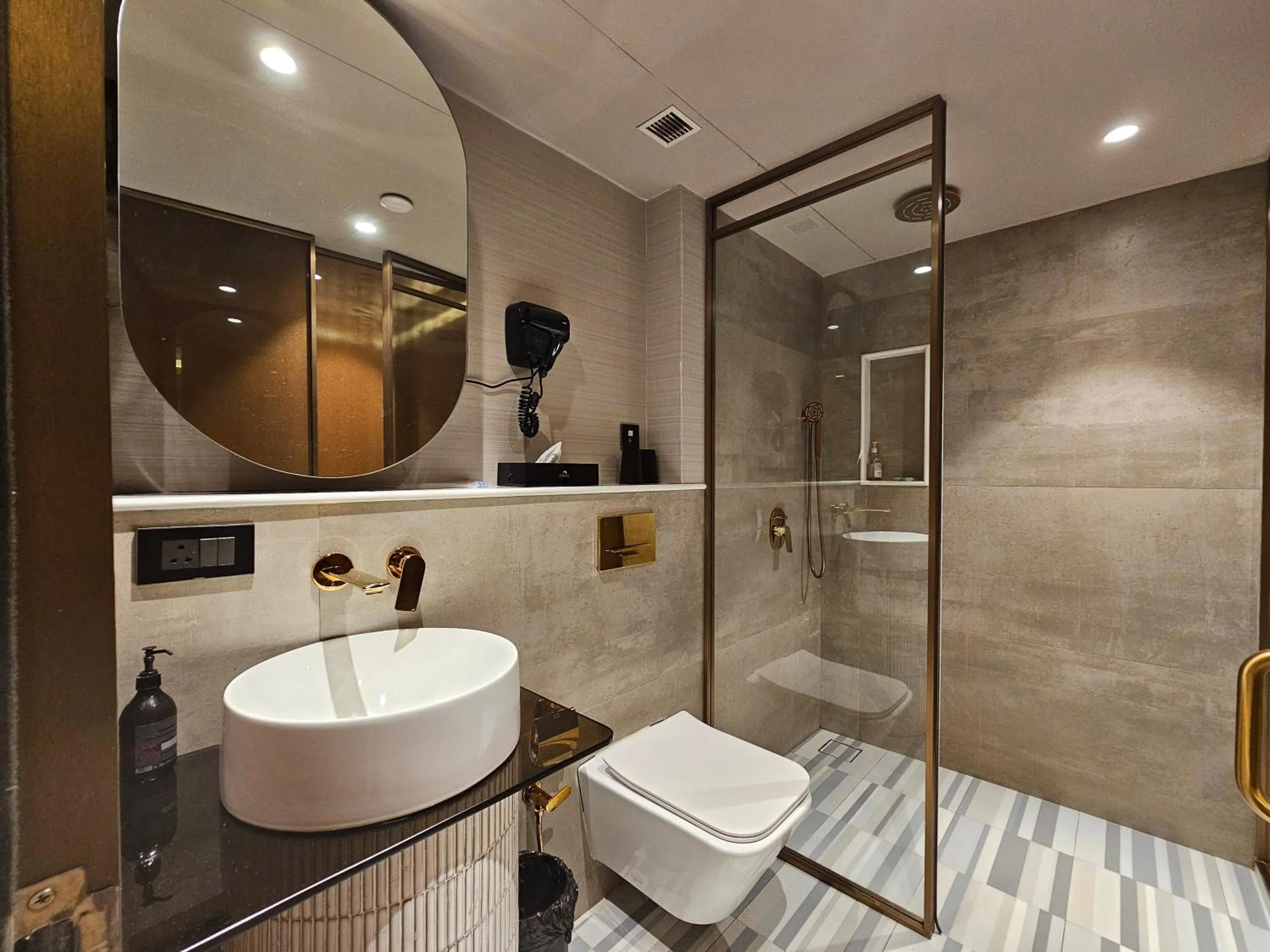 Bathroom in Dragonfly Hotel - The Art Hotel