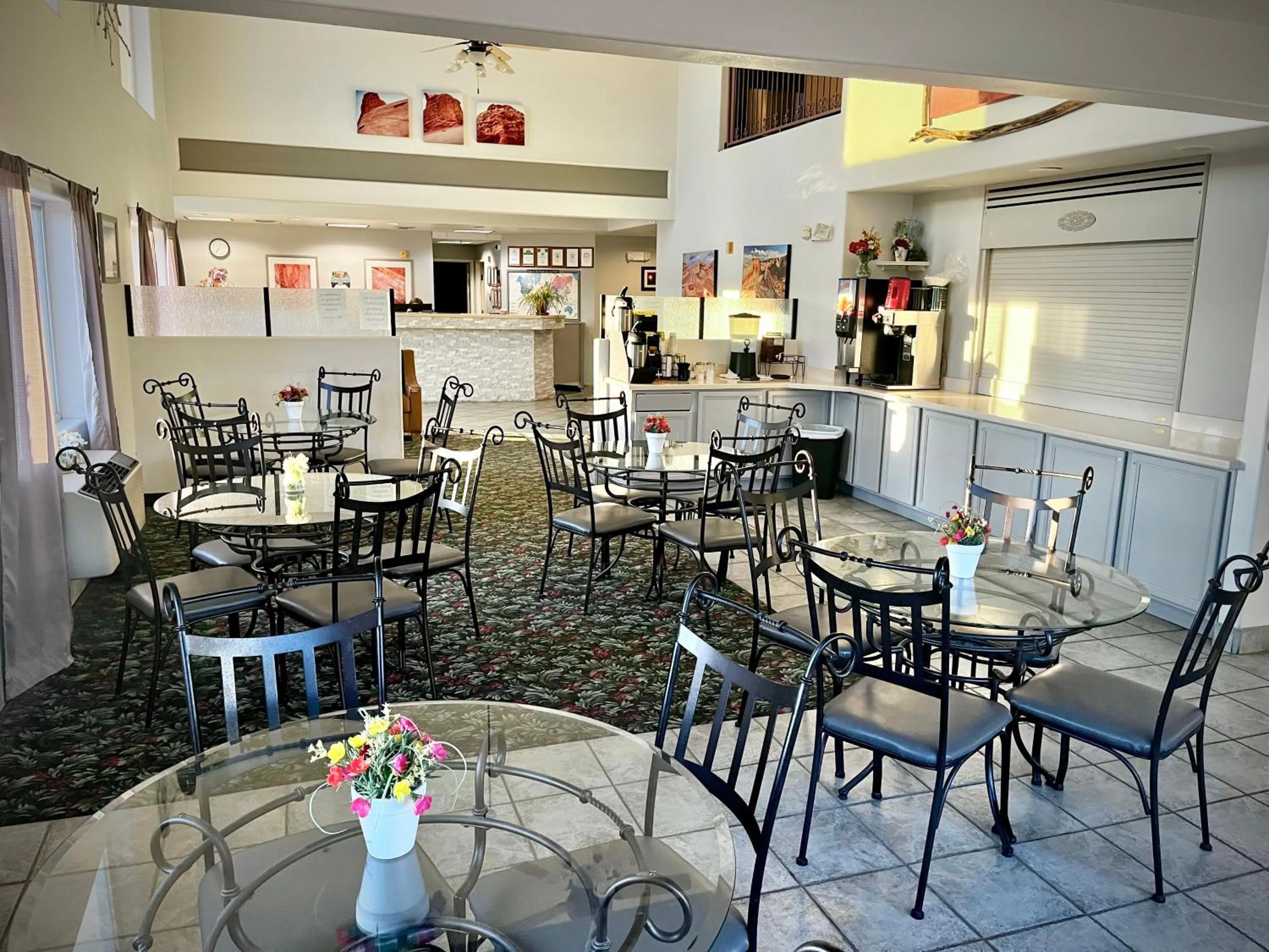 Breakfast in North Shore Inn at Lake Mead