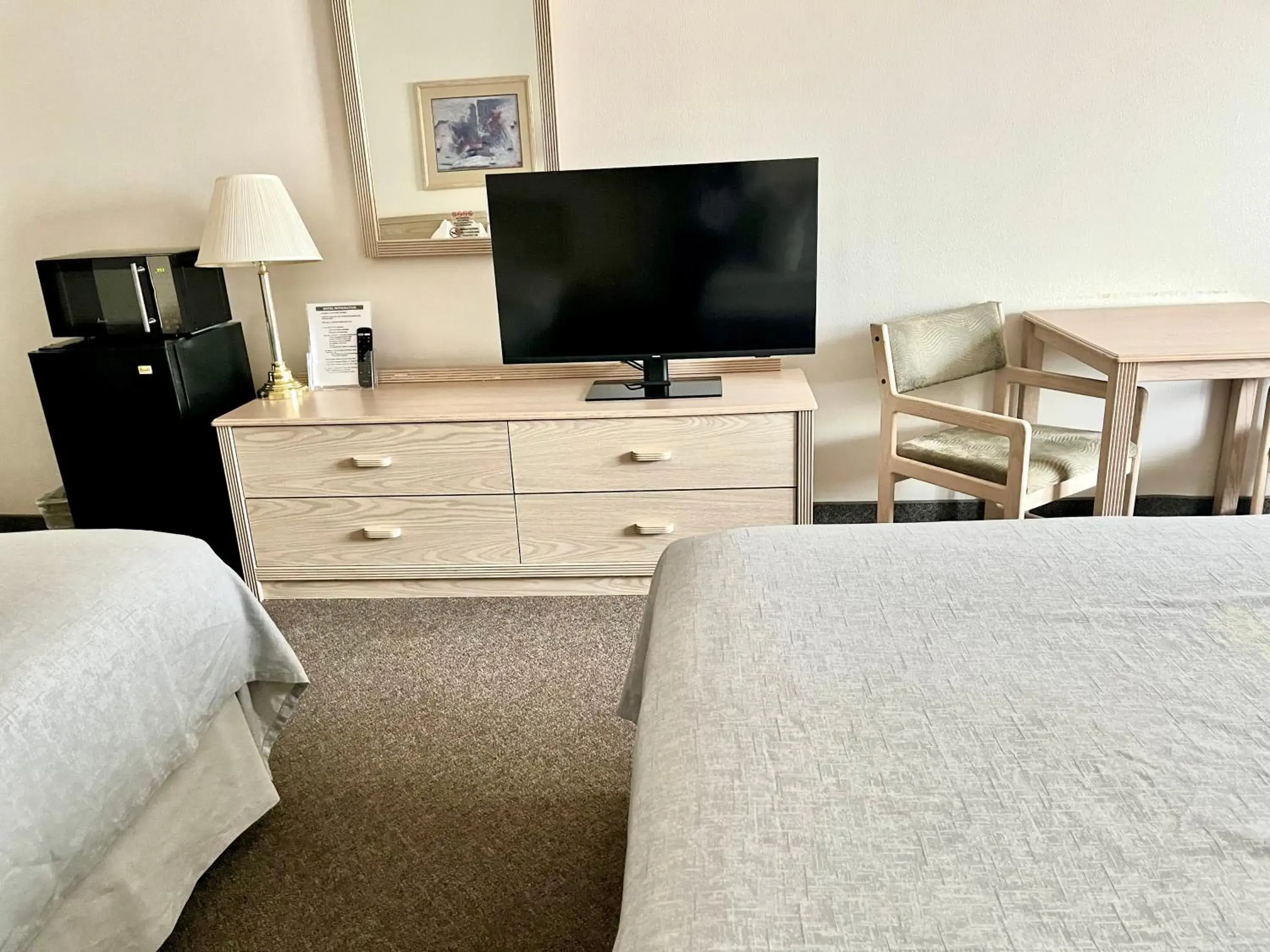 Deluxe Double Room in North Shore Inn at Lake Mead Deluxe Double Room in North Shore Inn at Lake Mead