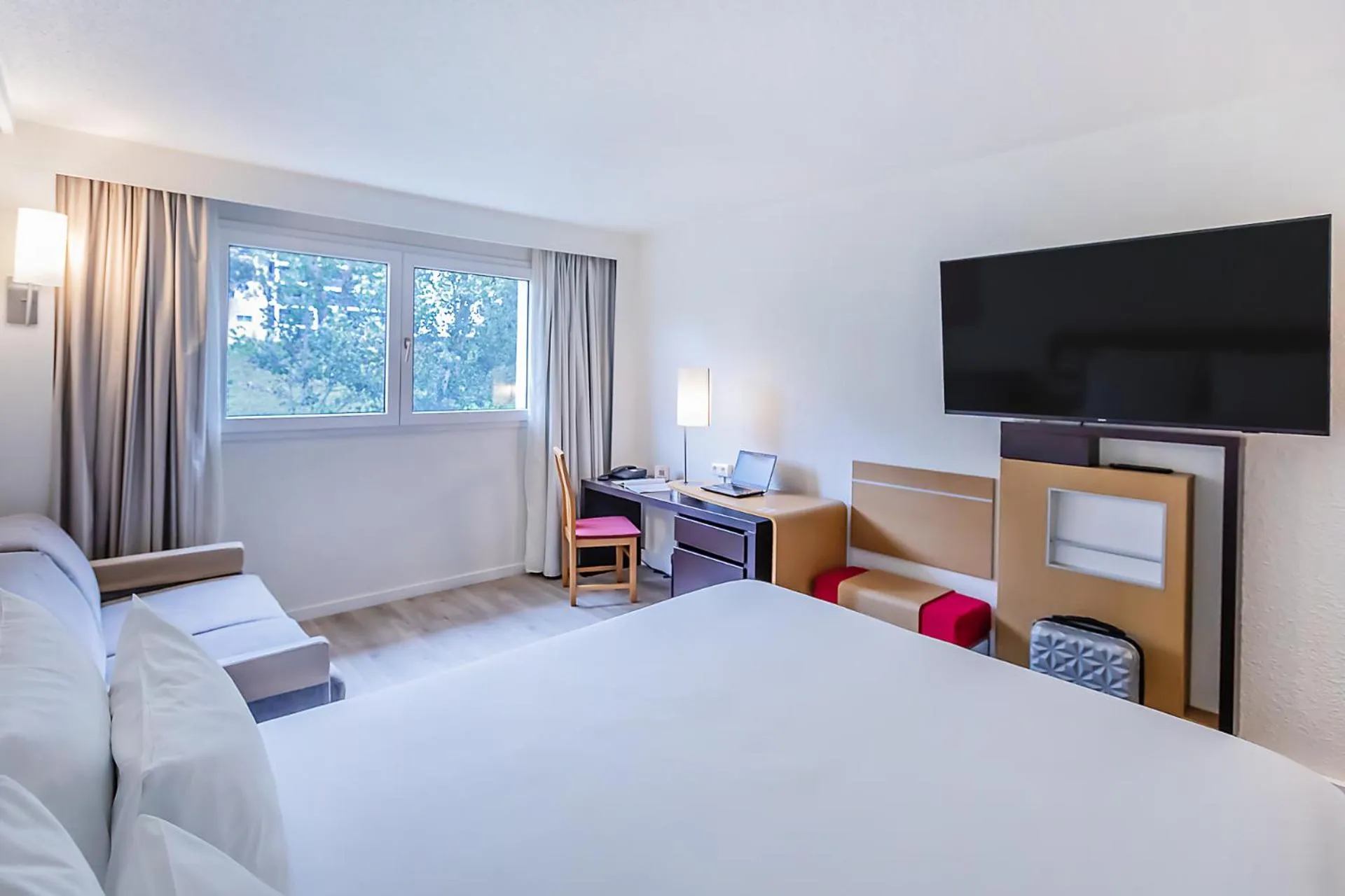 Bed in Novotel Setubal