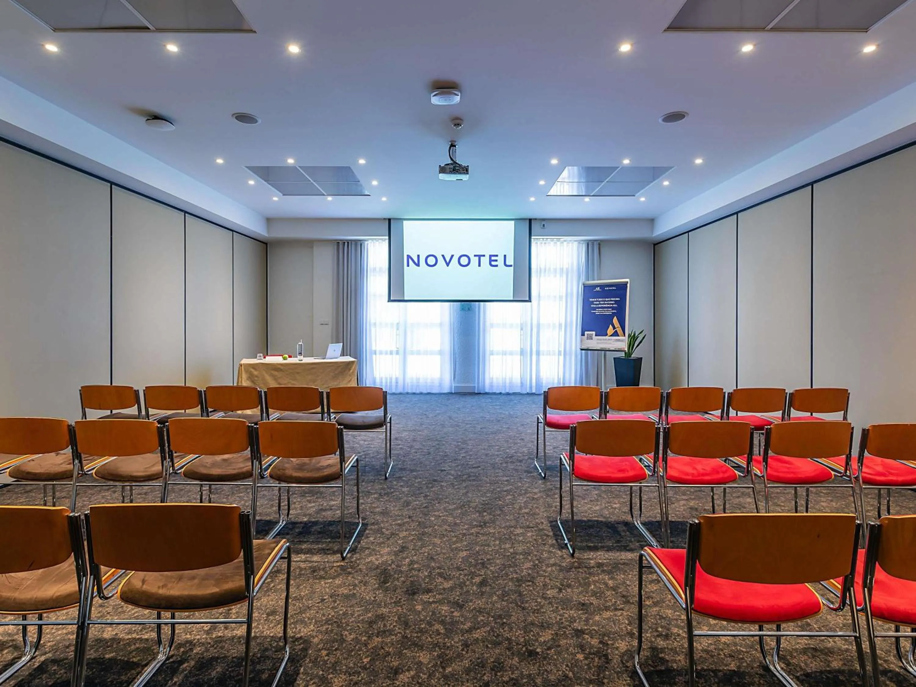Meeting/conference room in Novotel Setubal