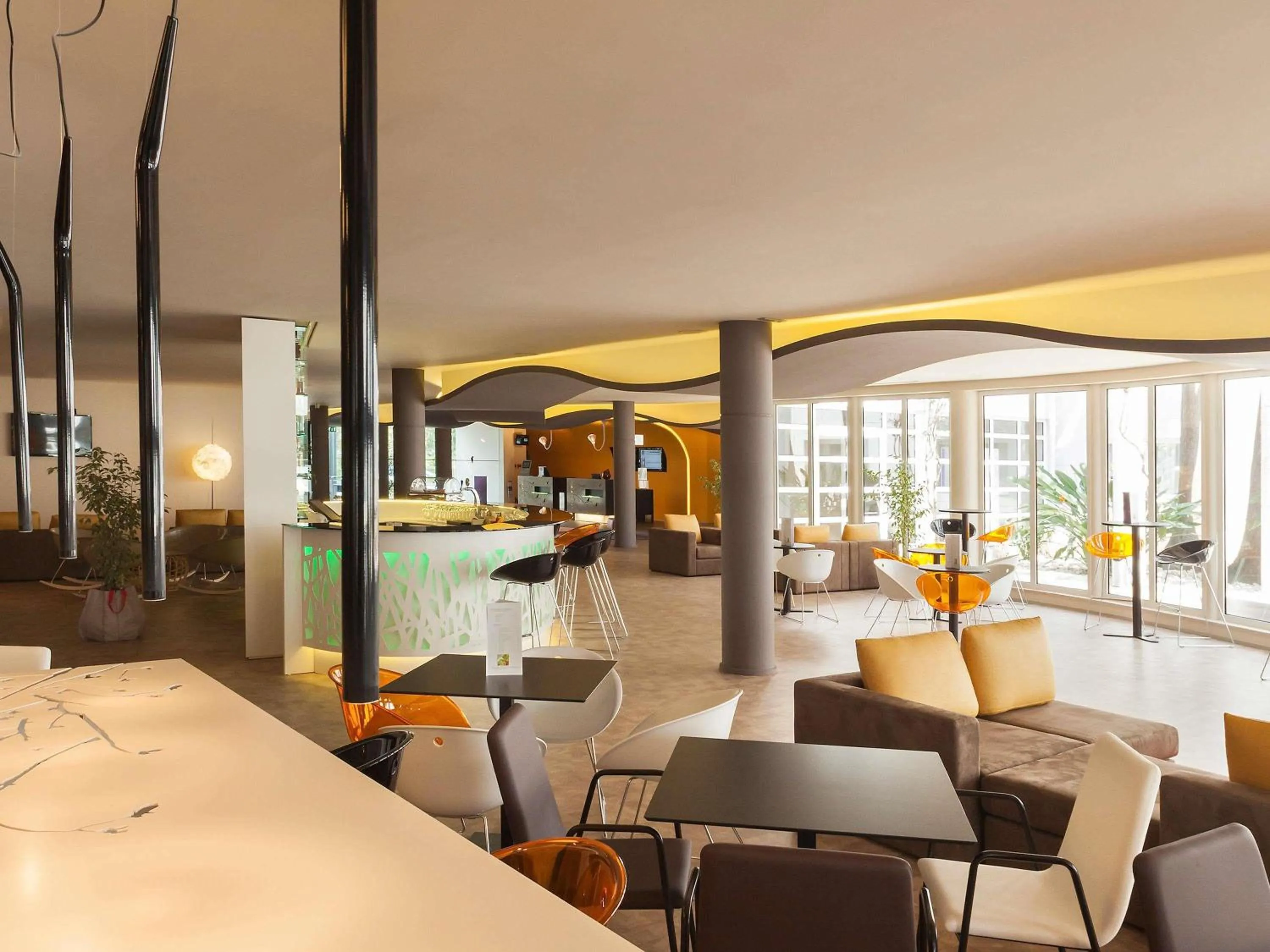 Lounge or bar in Novotel Setubal