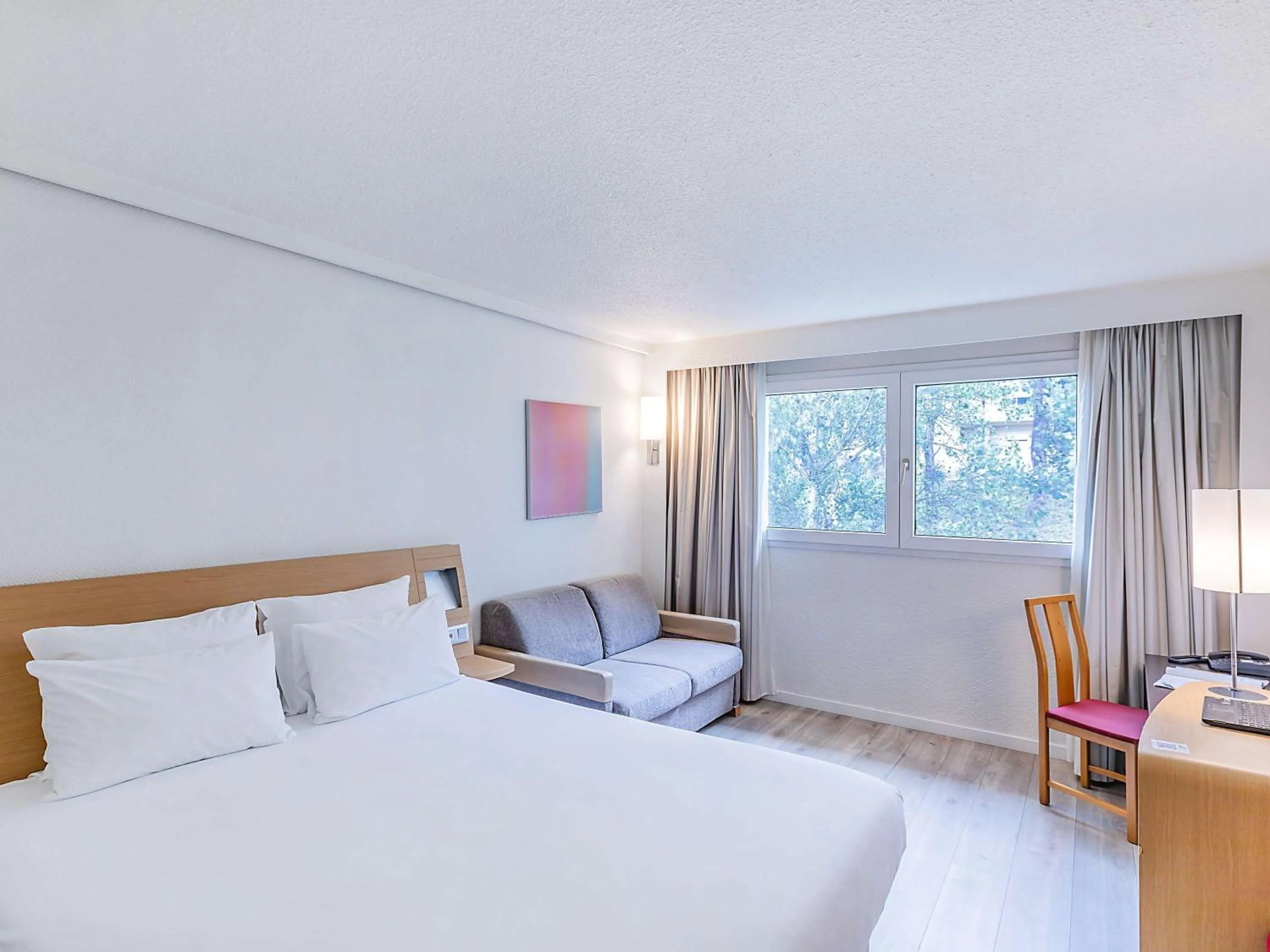 Standard Double Room with Sofa Bed in Novotel Setubal