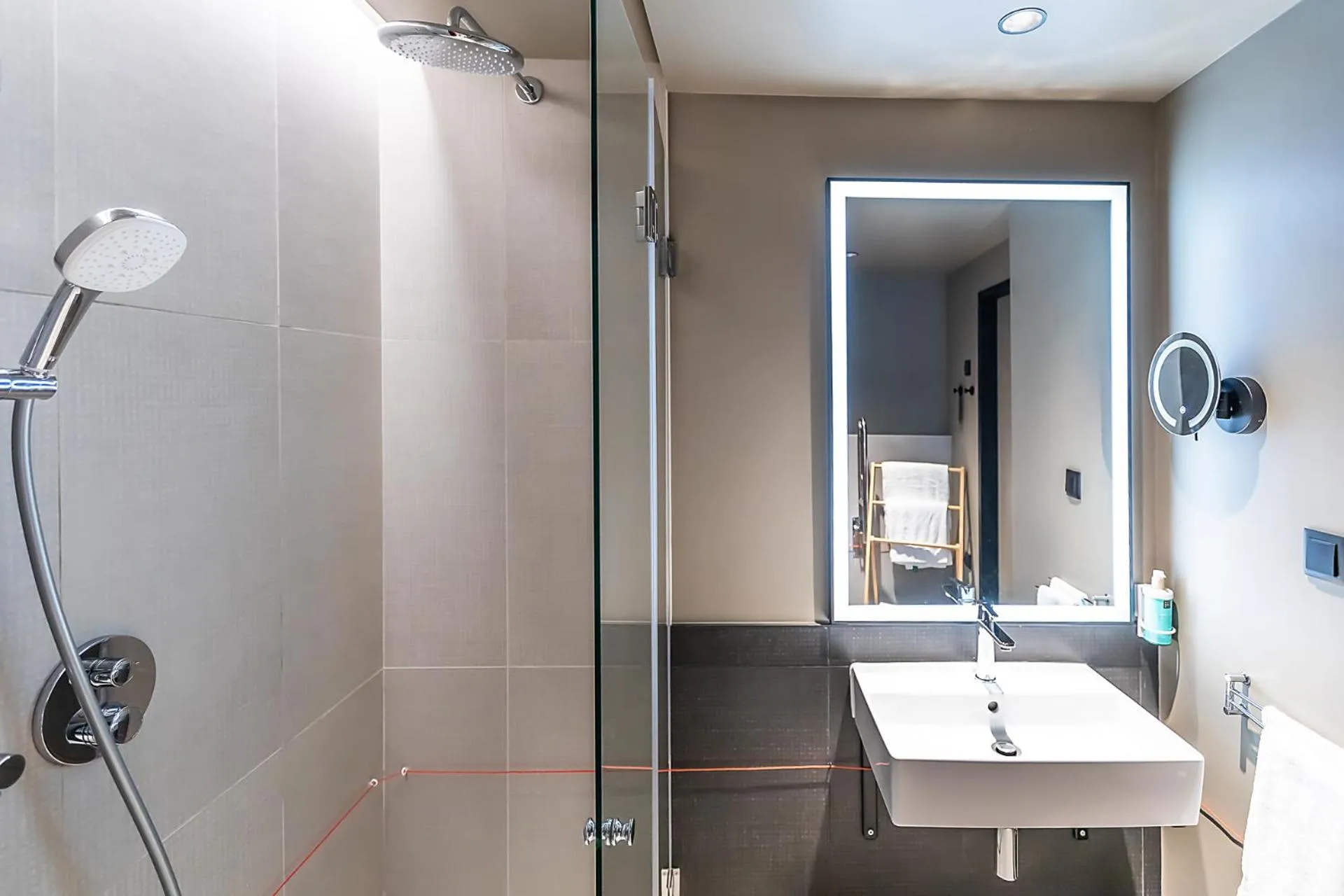 Shower in Novotel Setubal