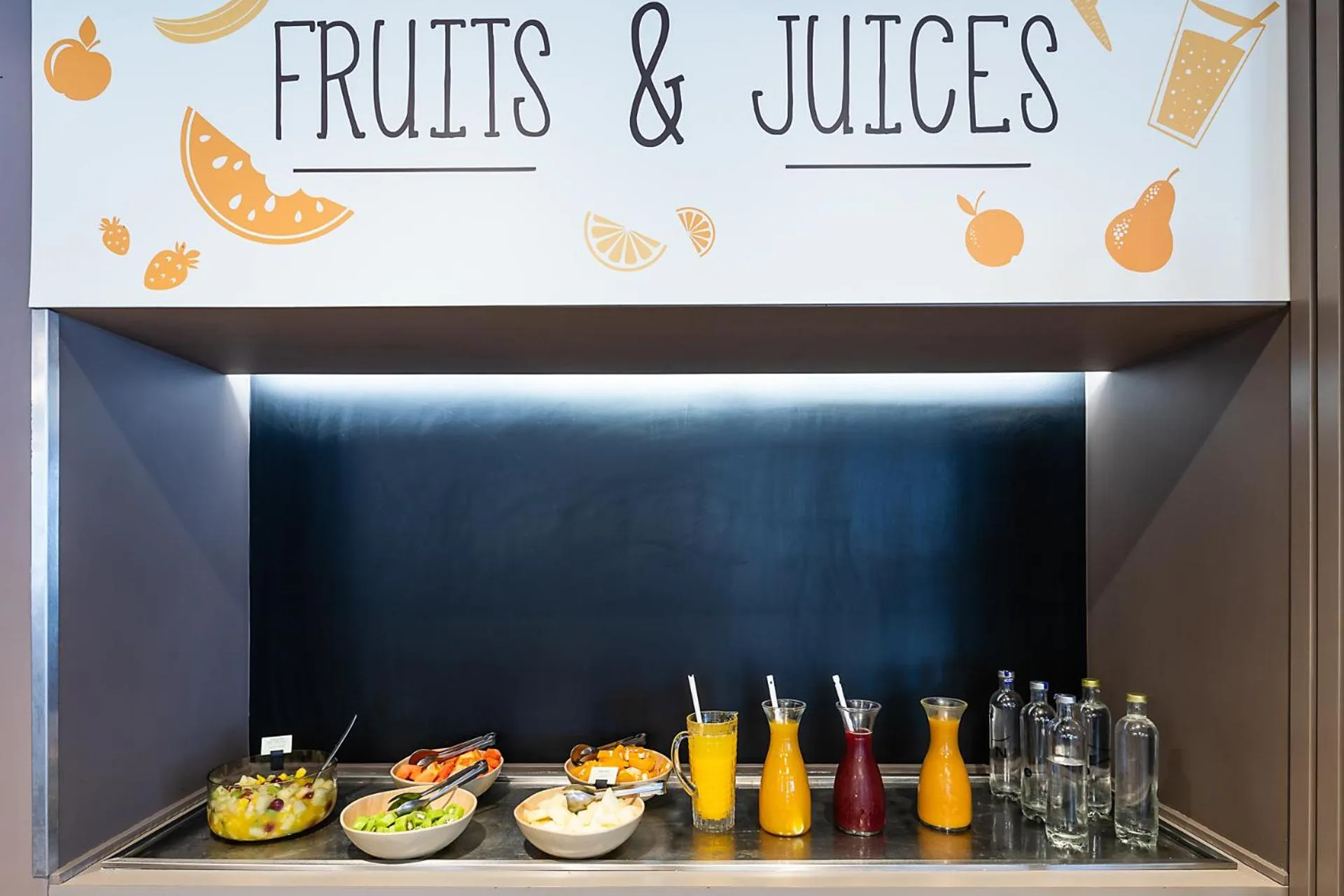 Buffet breakfast in Novotel Setubal