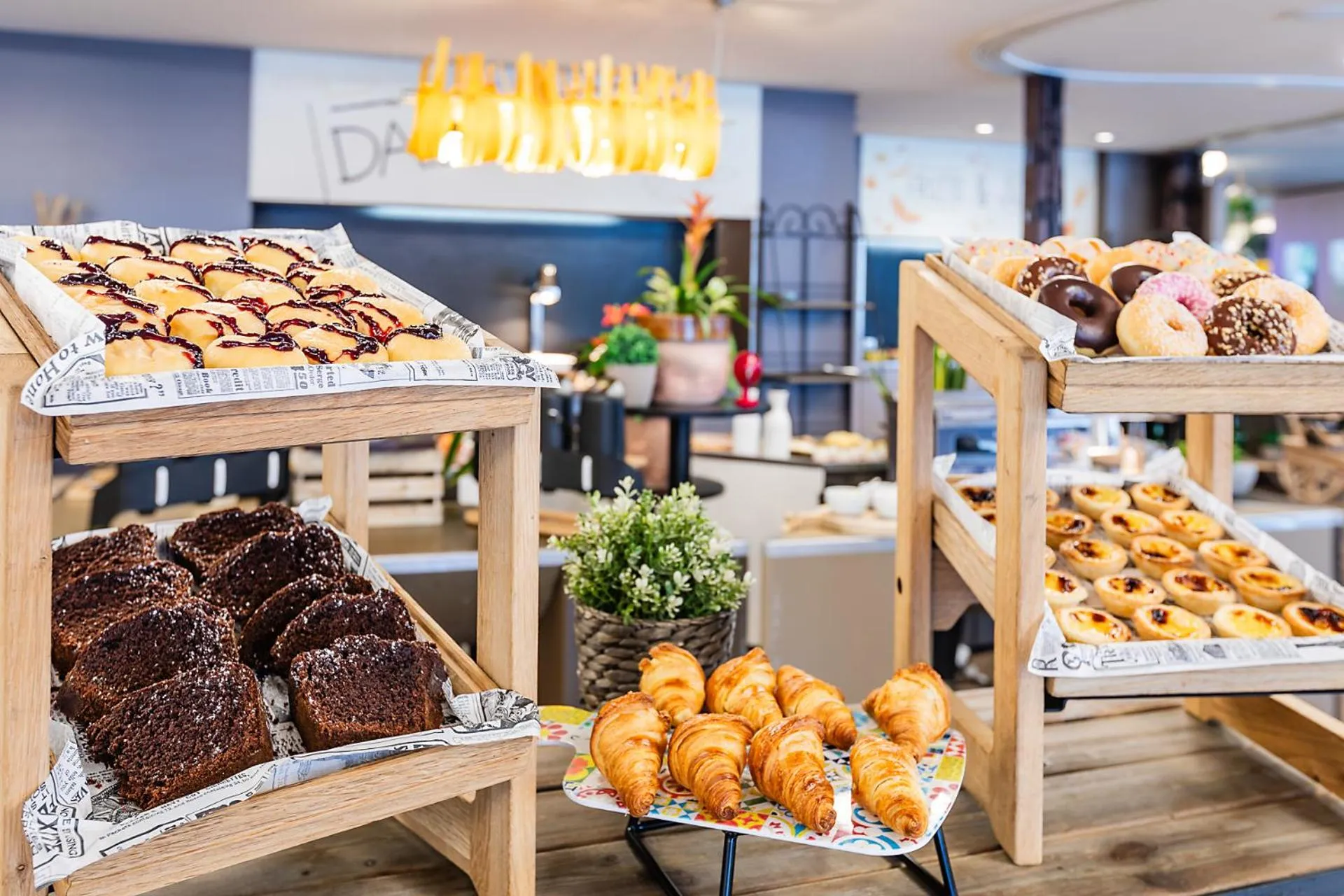 Buffet breakfast in Novotel Setubal