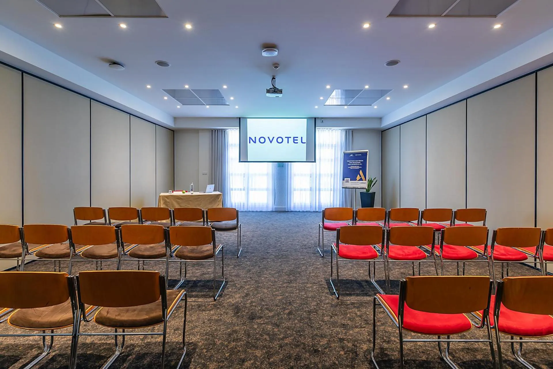 Meeting/conference room in Novotel Setubal