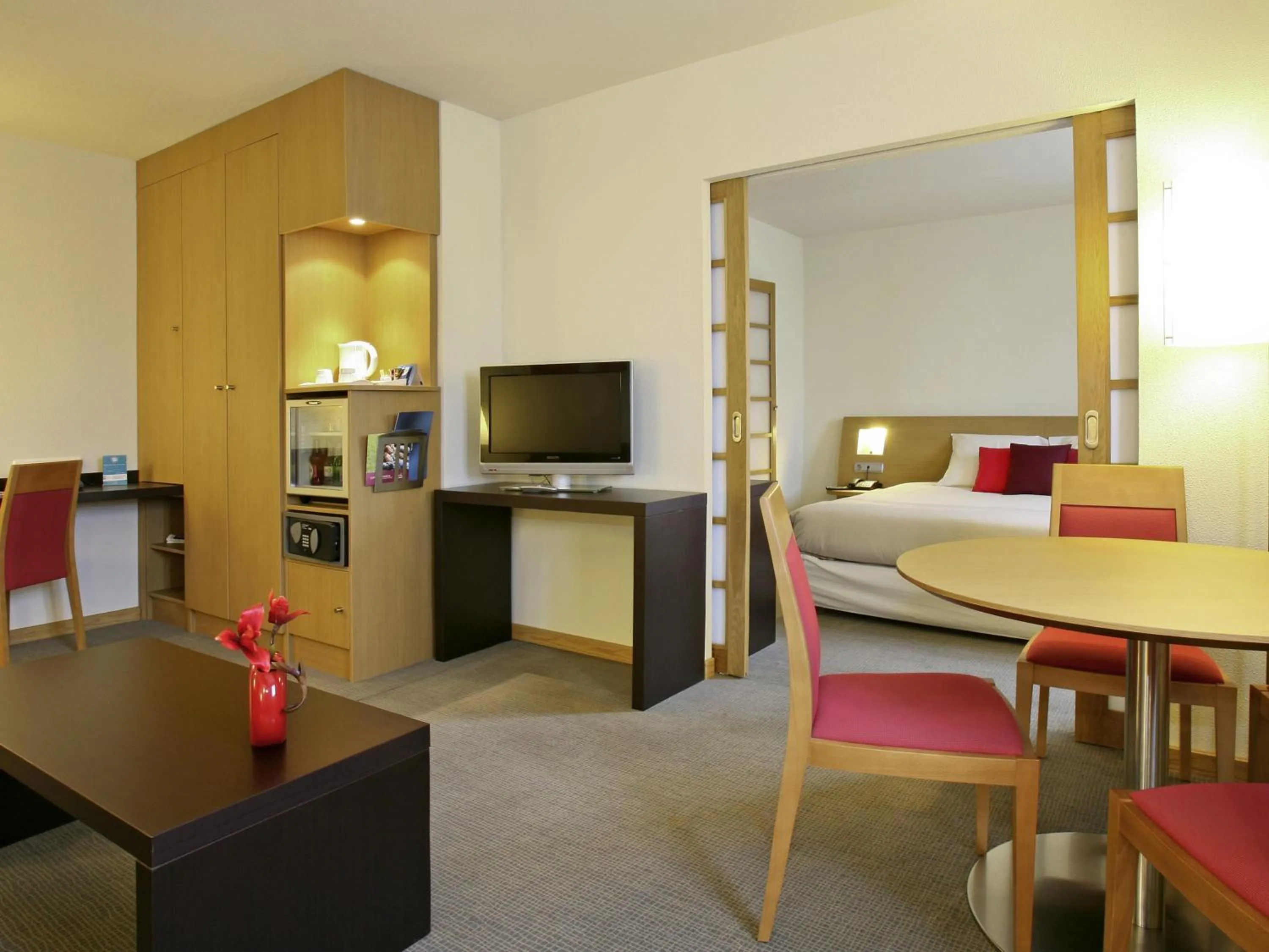 Photo of the whole room in Novotel Setubal