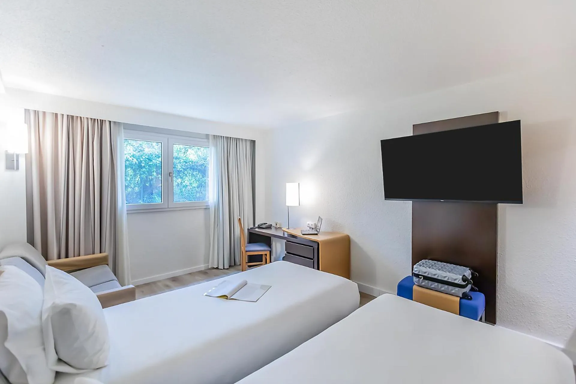 Bed in Novotel Setubal