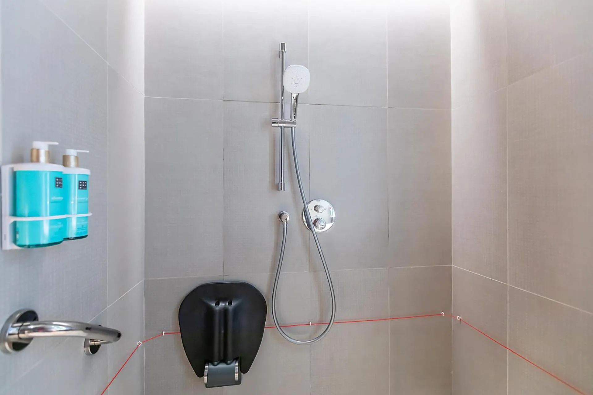 Shower in Novotel Setubal