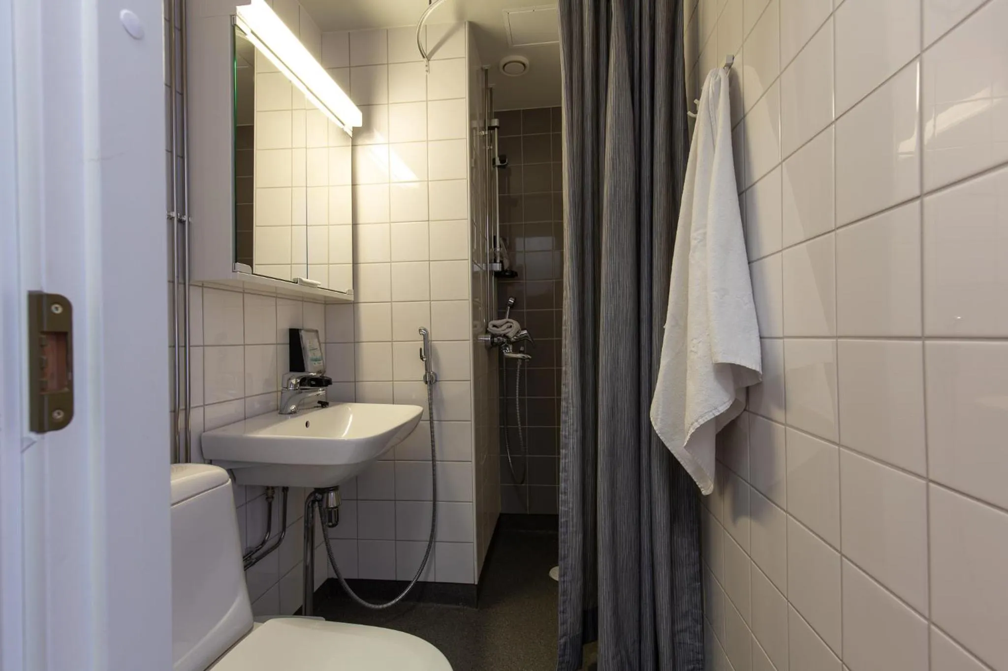 Shower in Hostel Linnasmäki