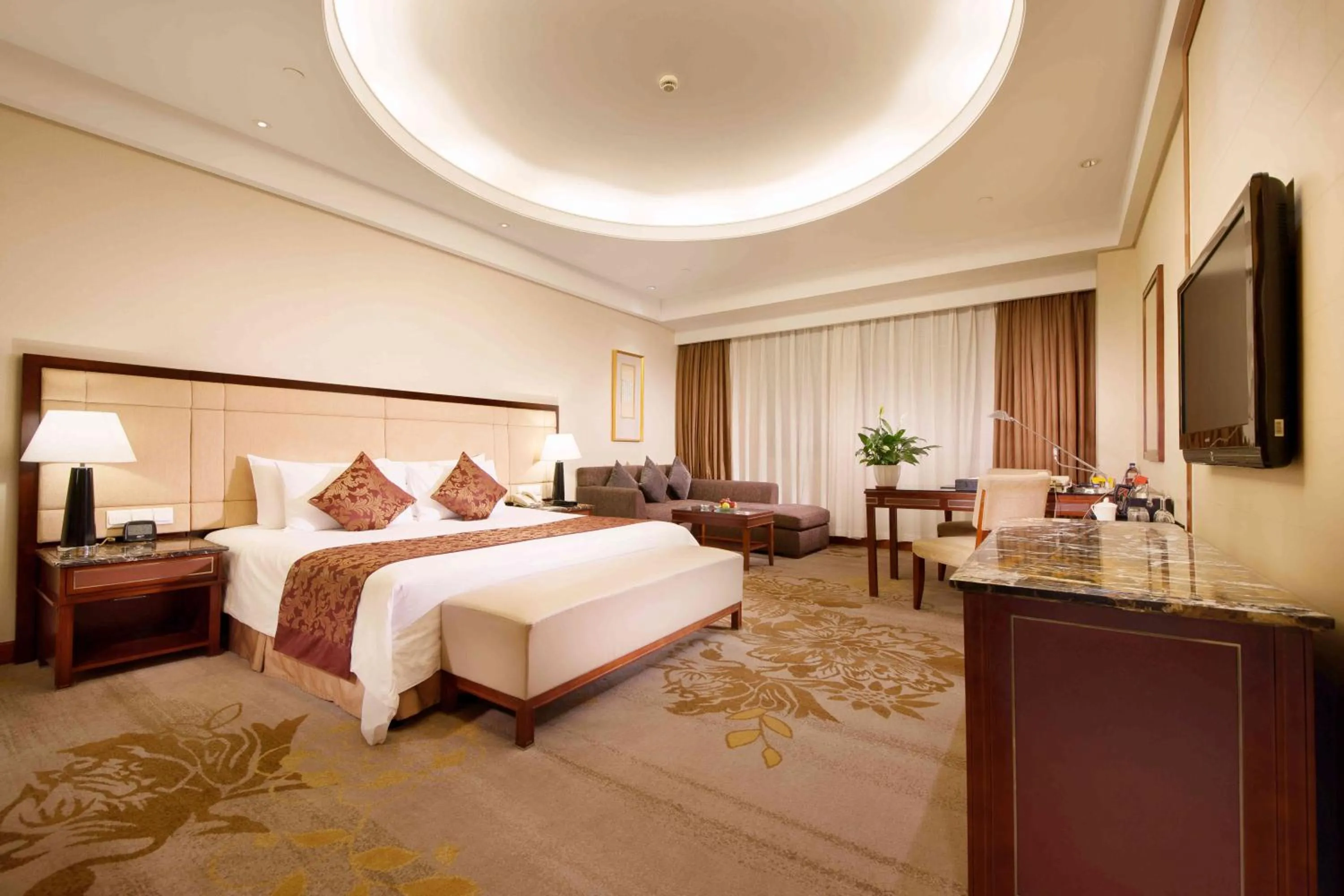 Bed in Shanghai Yuehua Hotel