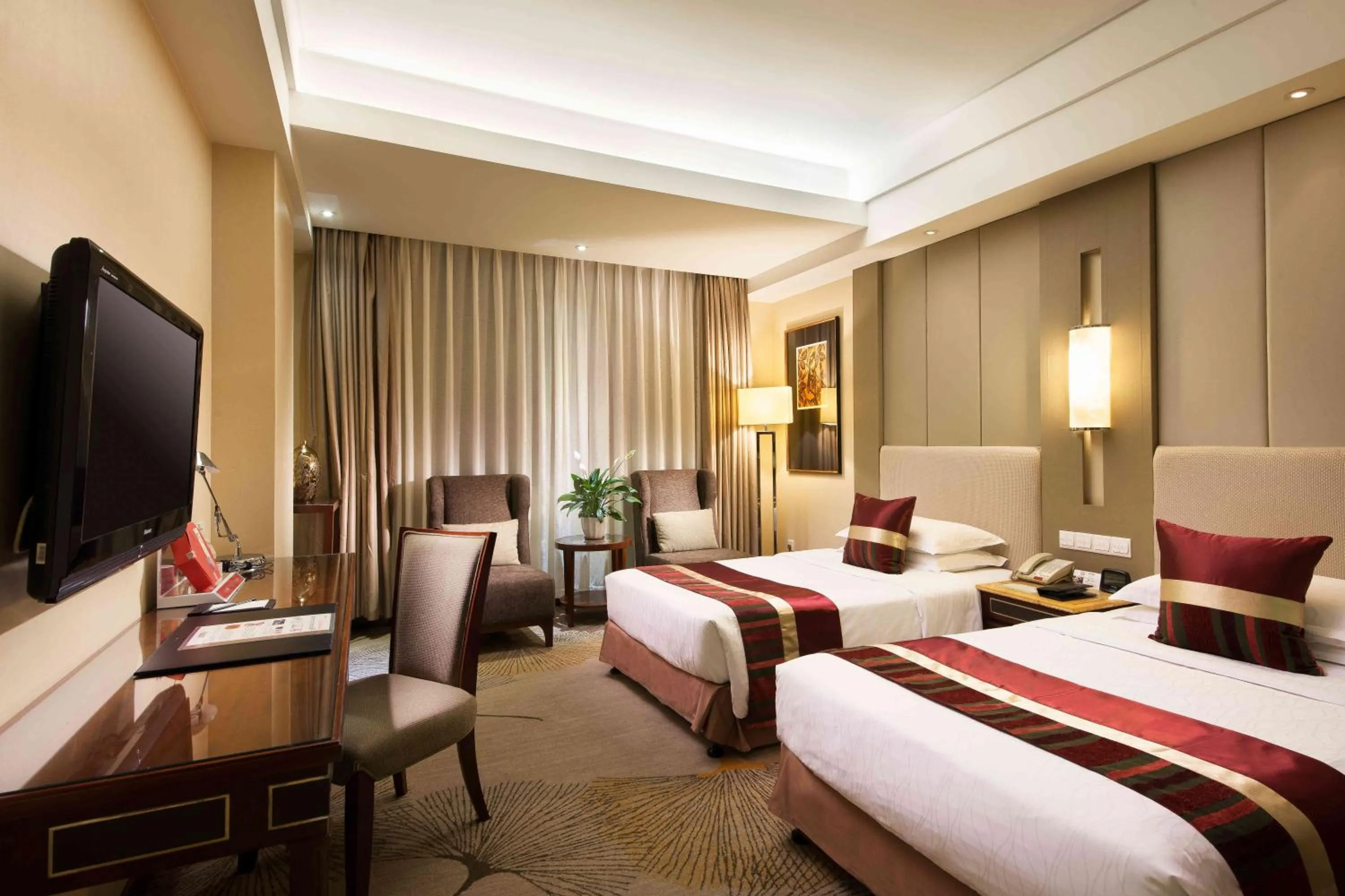 Bedroom, Bed in Shanghai Yuehua Hotel