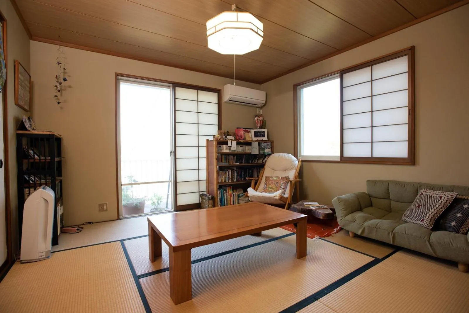 Communal lounge/ TV room in Sen Guesthouse
