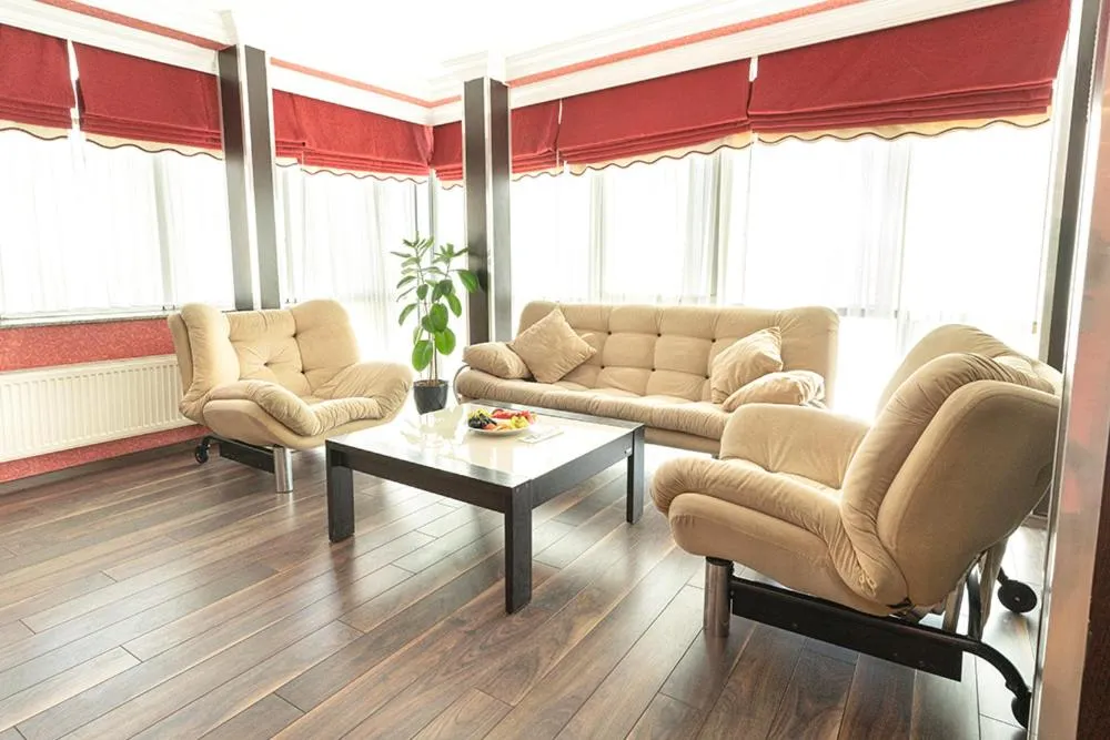 Seating area in Pamuk City Hotel