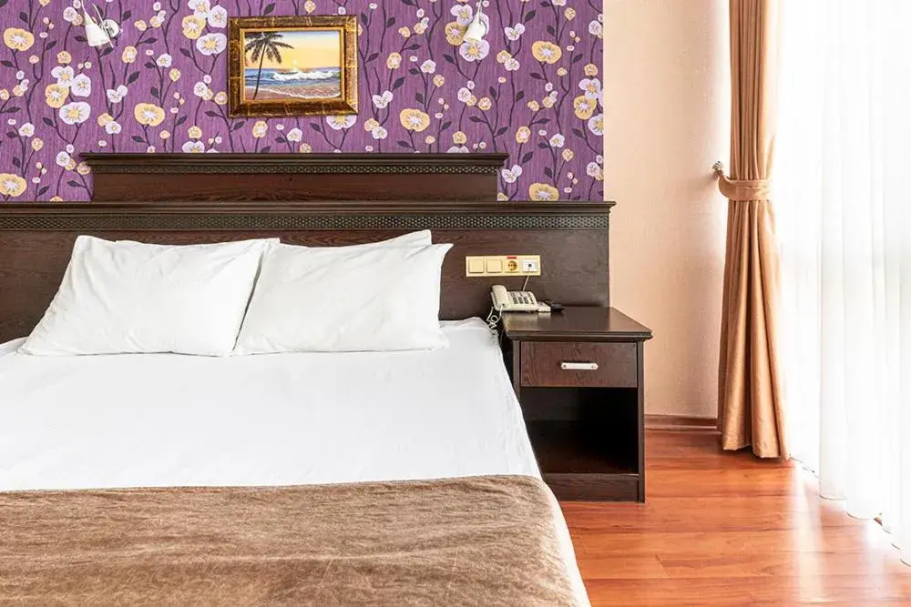 Deluxe Room (2 Adults + 1 Child) in Pamuk City Hotel Deluxe Room (2 Adults + 1 Child) in Pamuk City Hotel