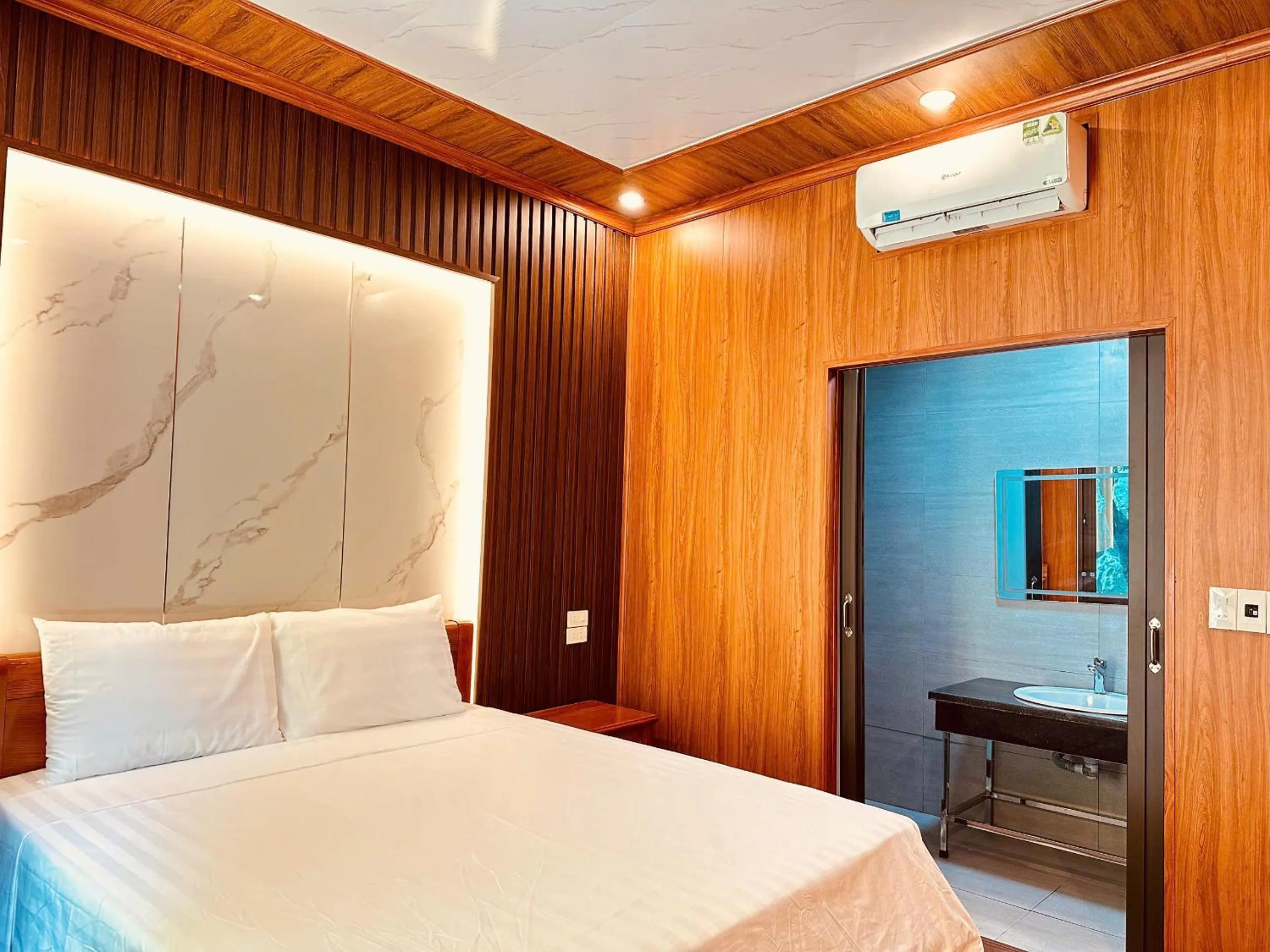 Bed in Tam Coc Rocky Bungalow