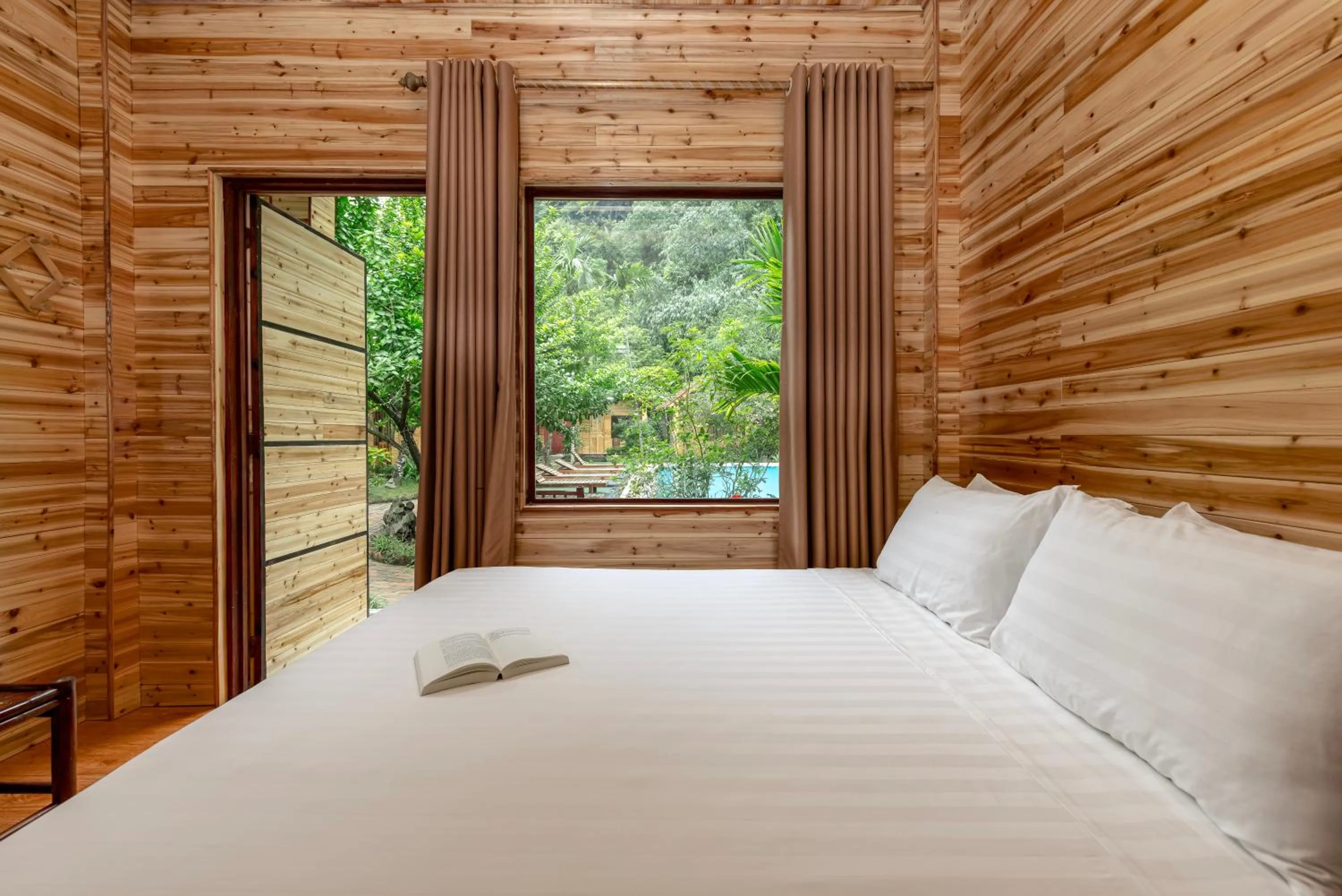 Bed in Tam Coc Rocky Bungalow