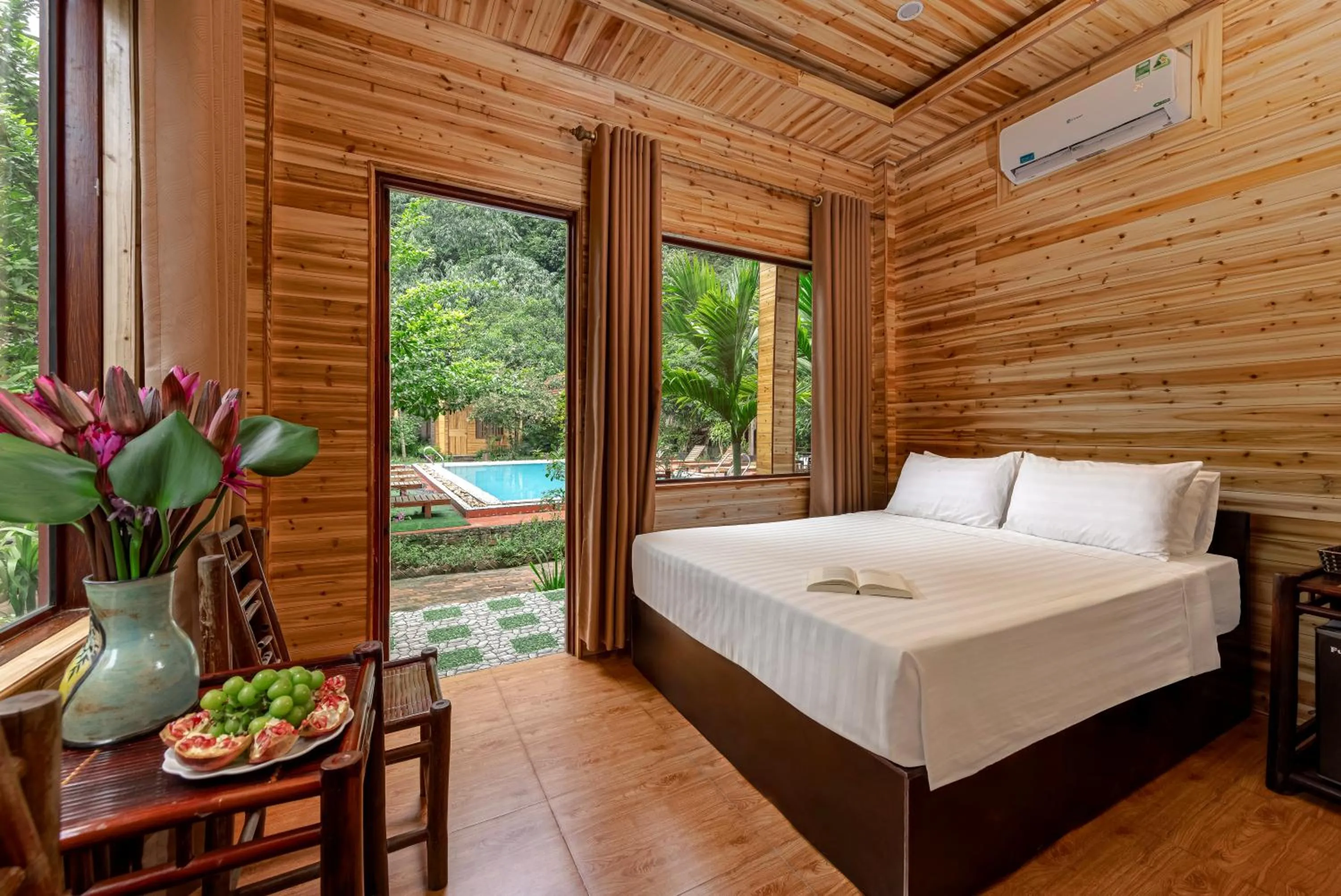 Shower, Bed in Tam Coc Rocky Bungalow