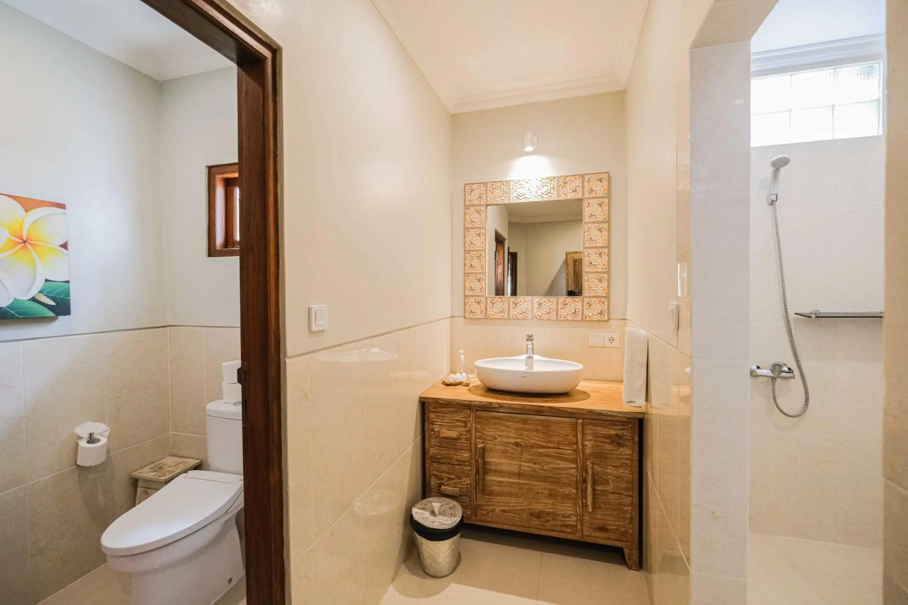 Shower in Poinciana Resort