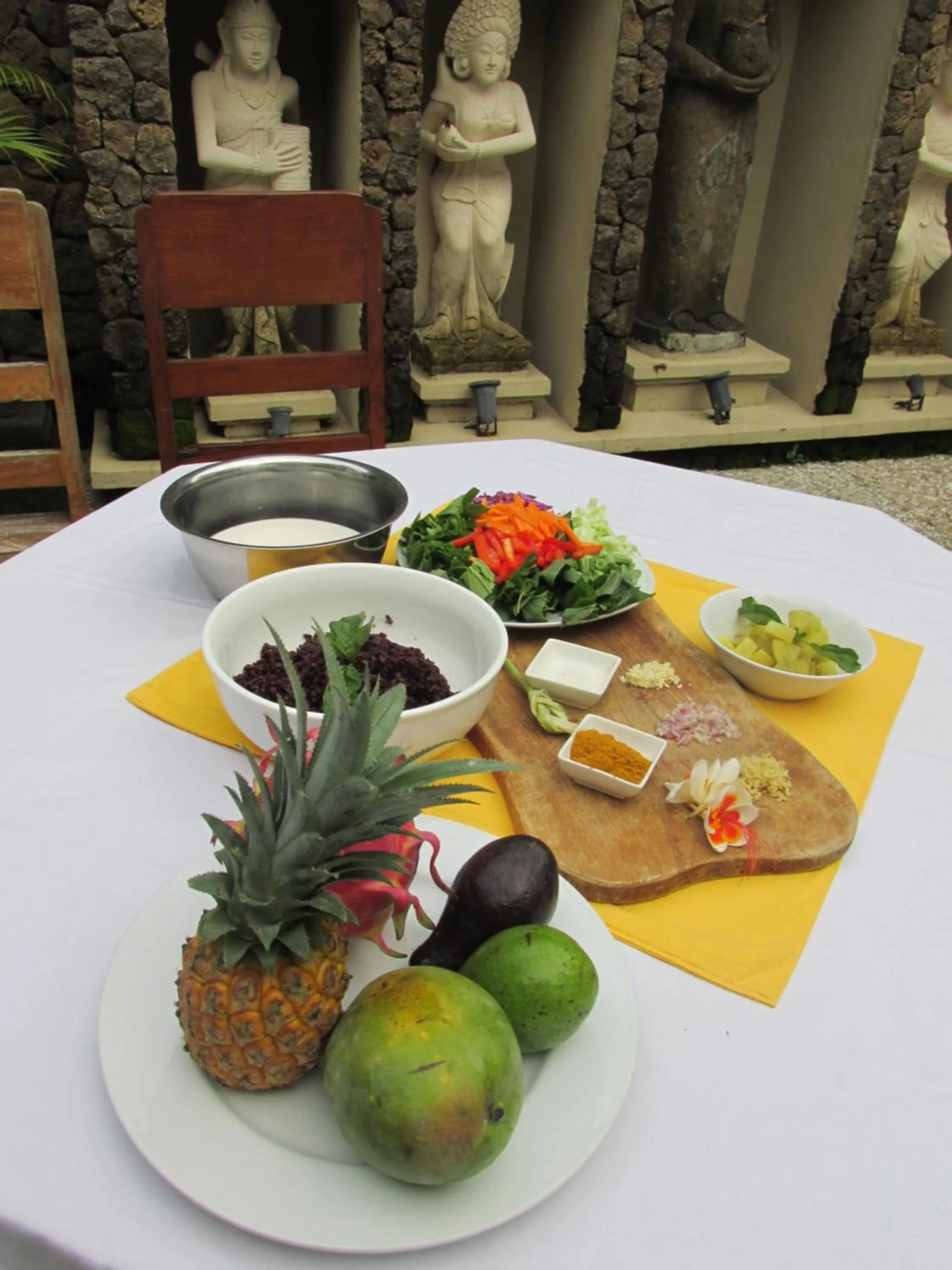 Food and drinks in Poinciana Resort