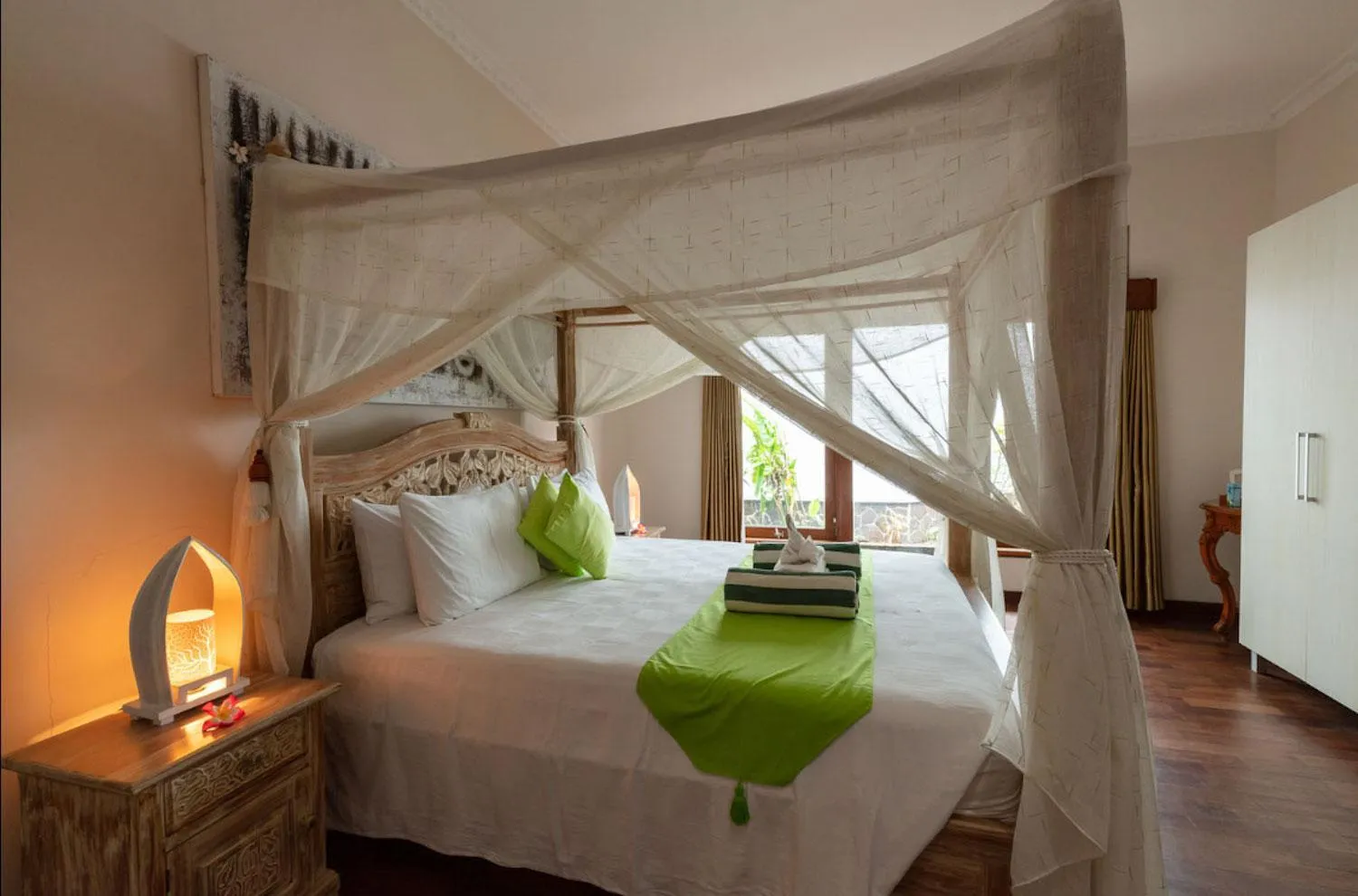 Bedroom, Bed in Poinciana Resort