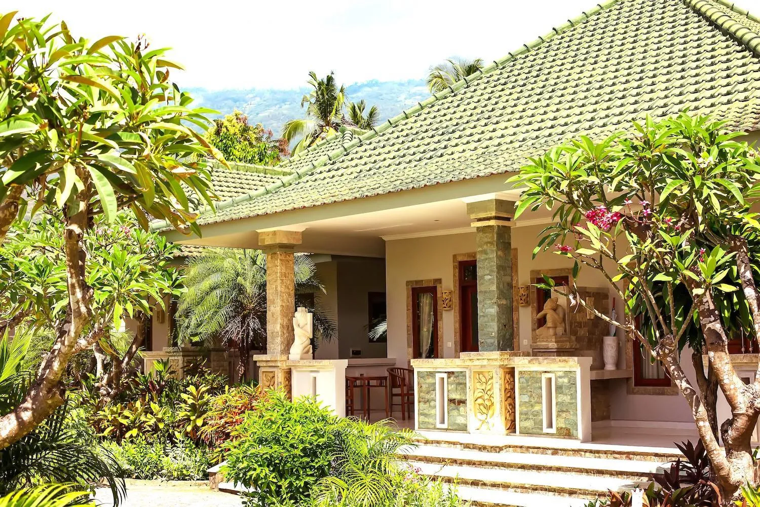 Property building in Poinciana Resort