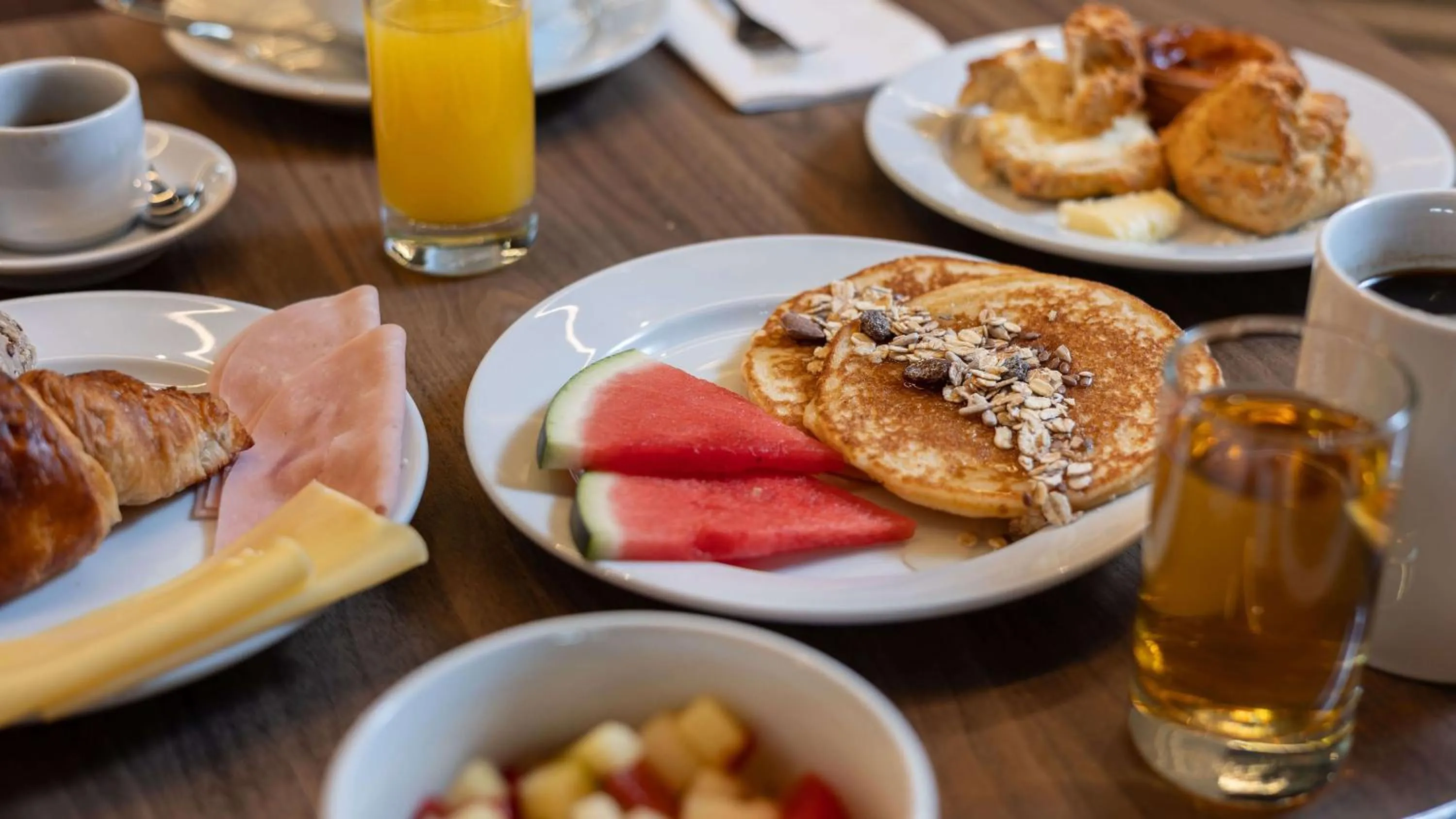 Restaurant/places to eat in Holiday Inn Express & Suites Lisbon - Príncipe Real by IHG