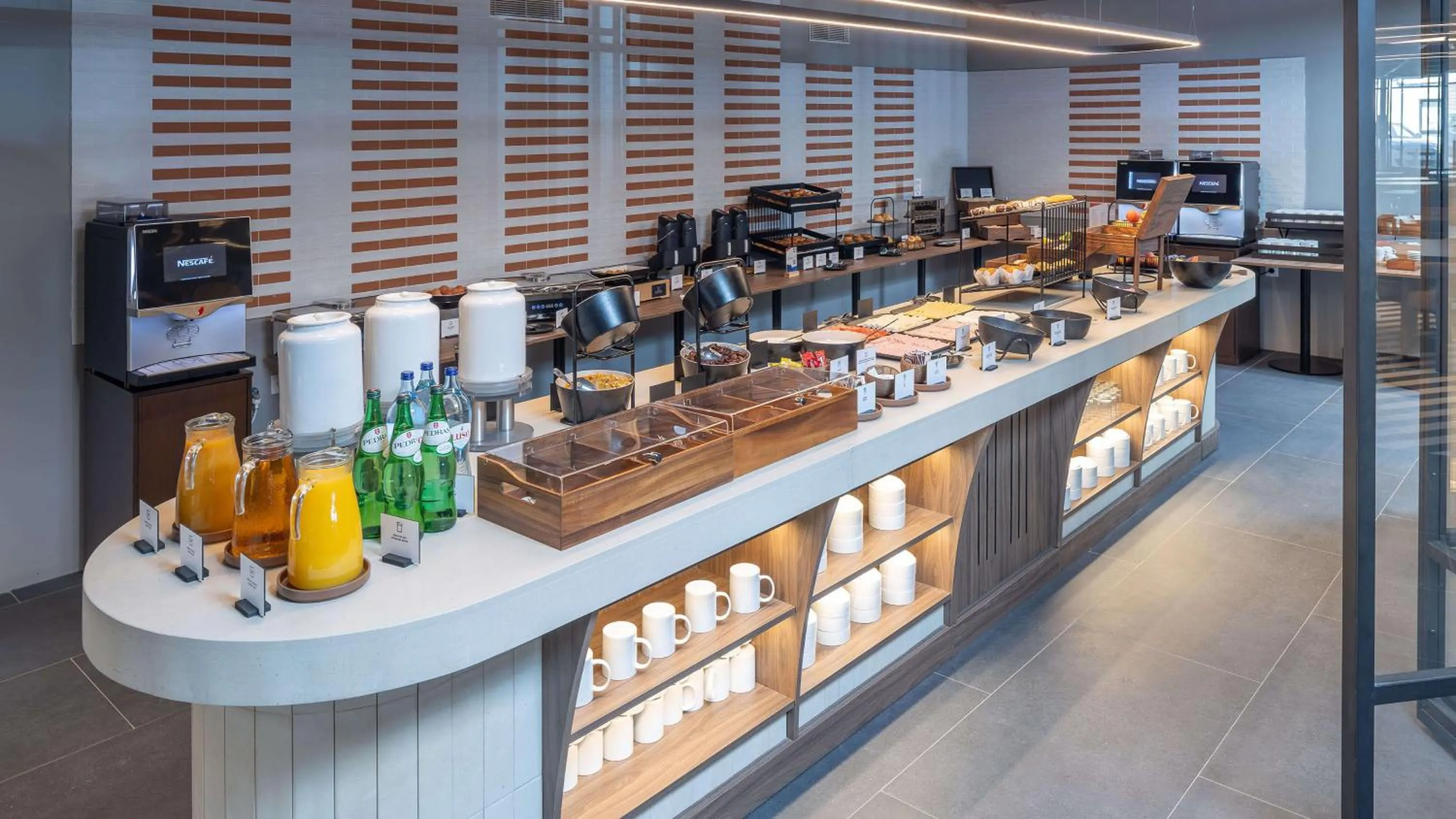 Breakfast in Holiday Inn Express & Suites Lisbon - Príncipe Real by IHG