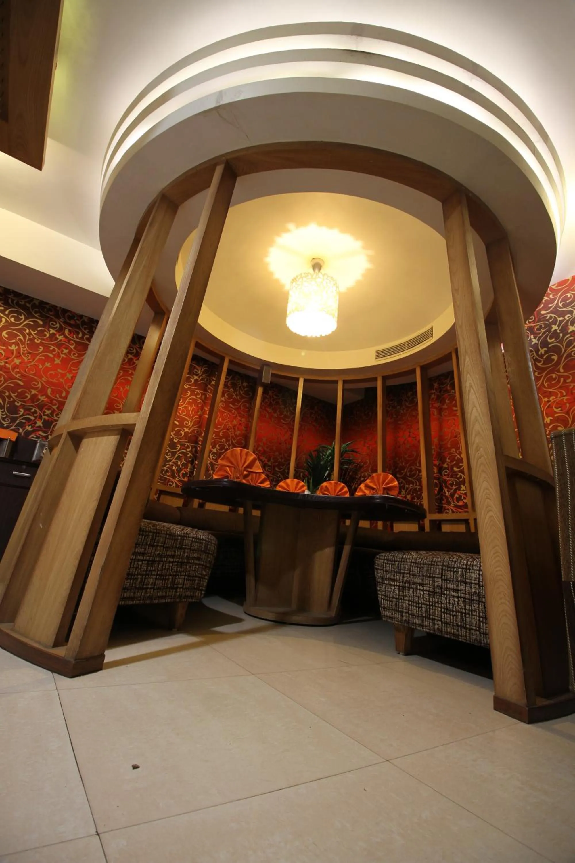 Restaurant/places to eat in Hotel Meera