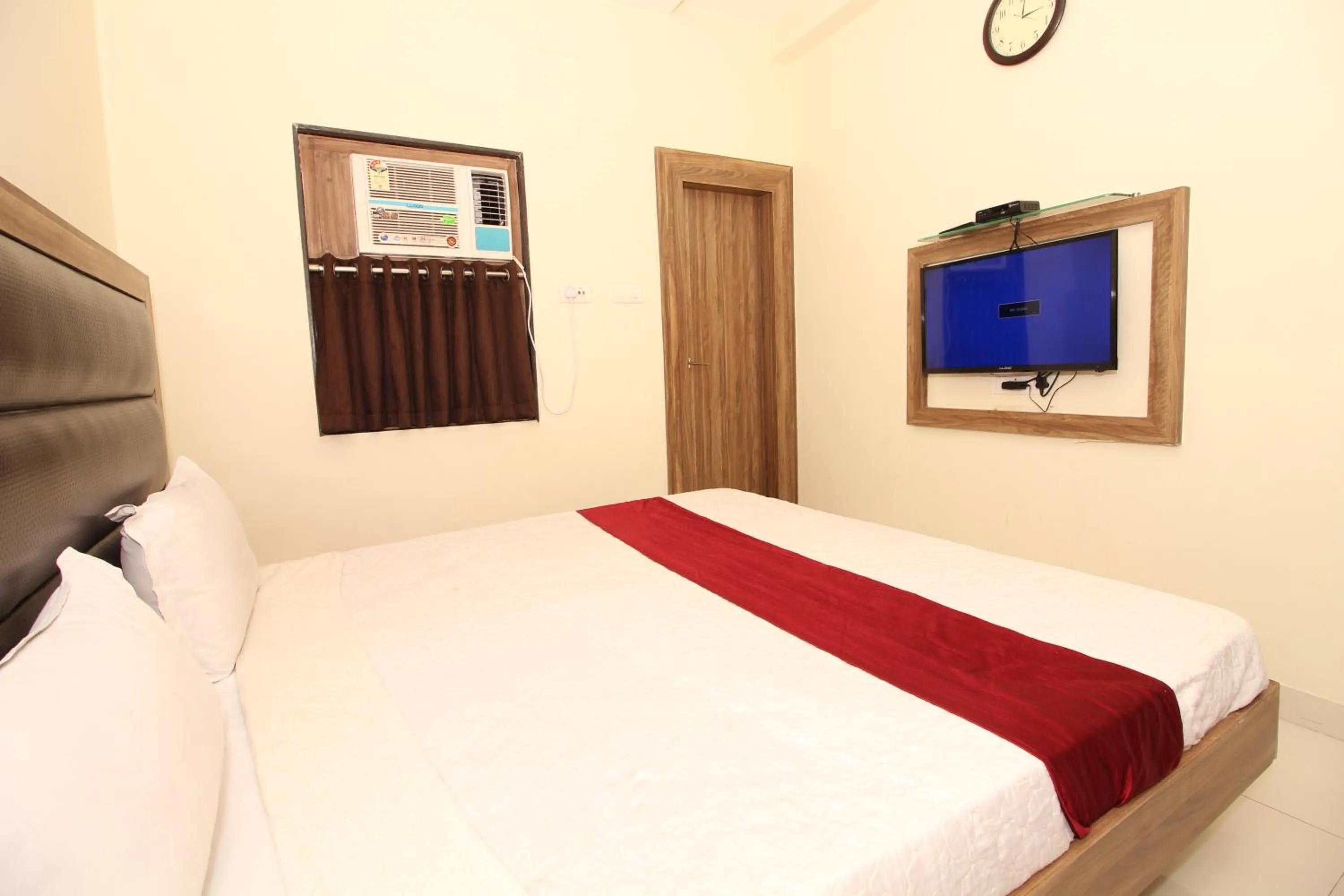 Photo of the whole room, Bed in Hotel Meera