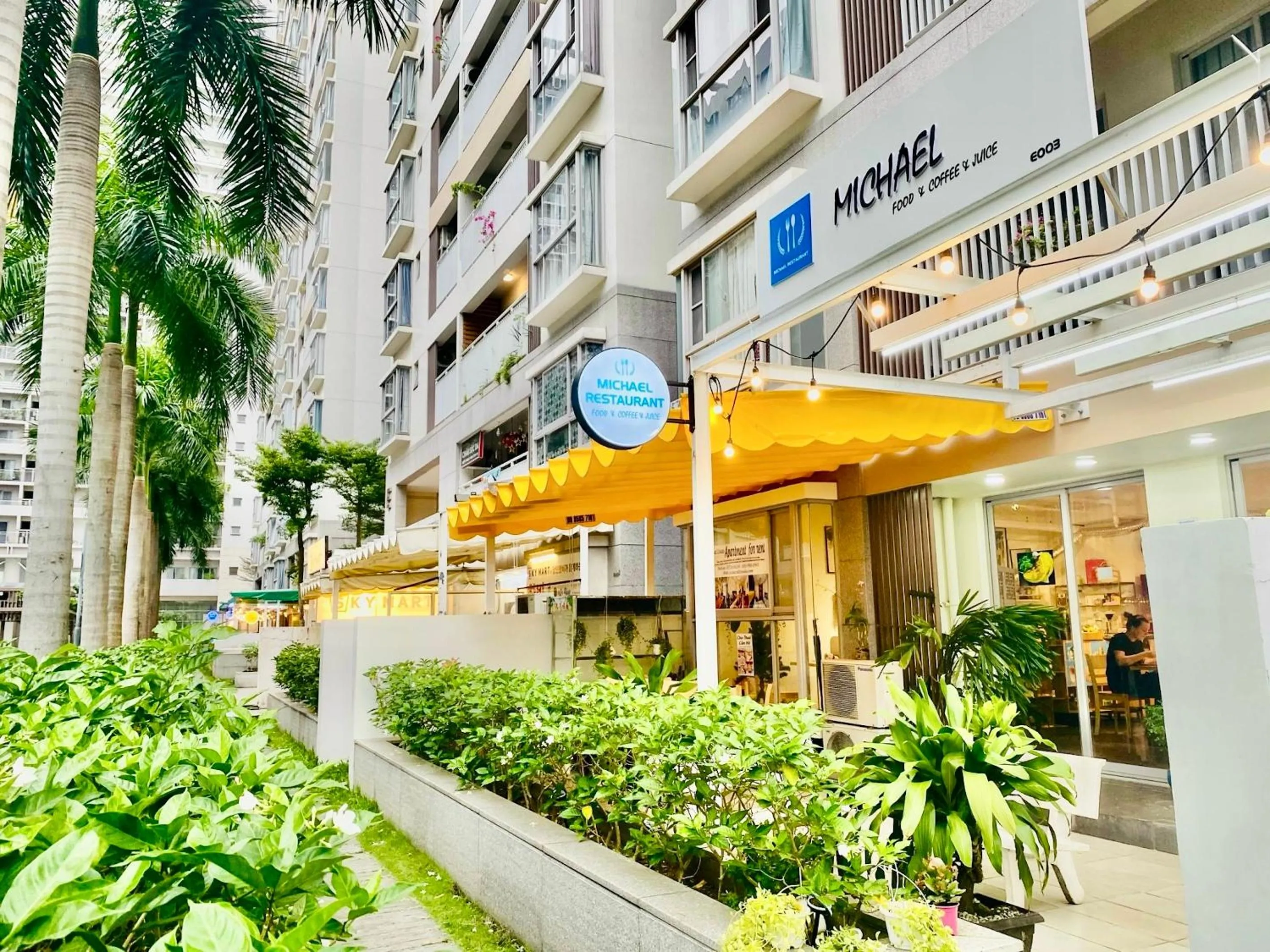 Restaurant/places to eat in Scenic Valley Suite